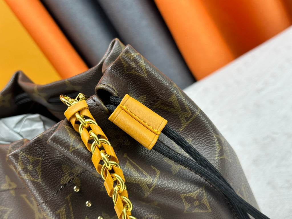 B1X104E56  Popular  leather bag