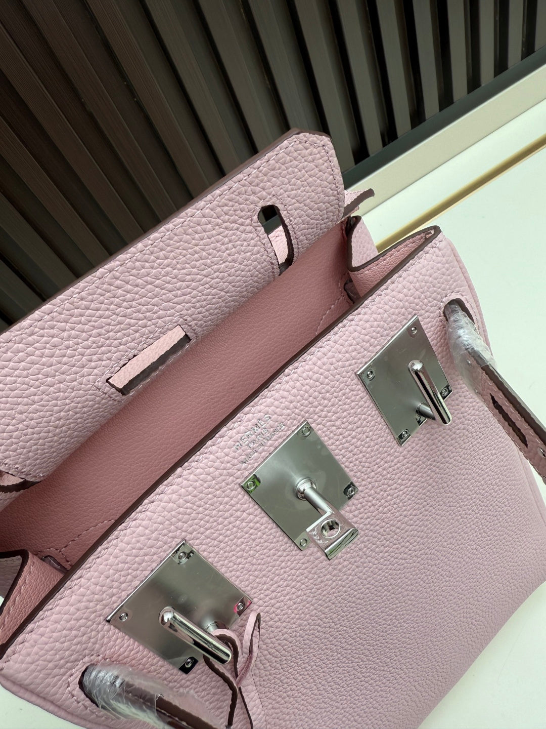 B1P36H46 Popular leather bag
