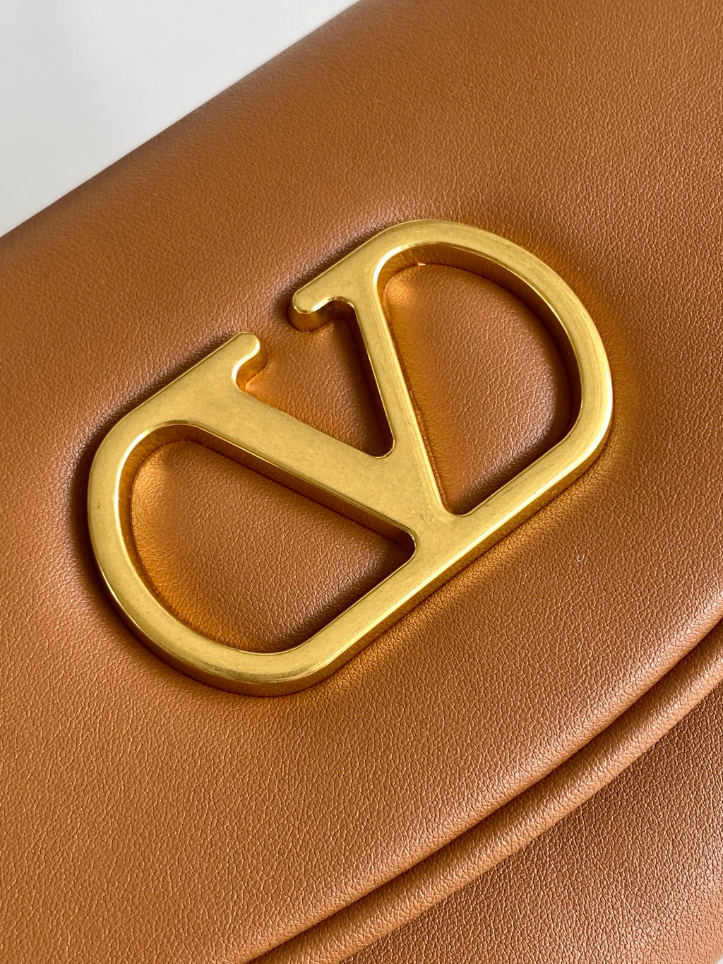 B1R76VL33 Popular leather bag