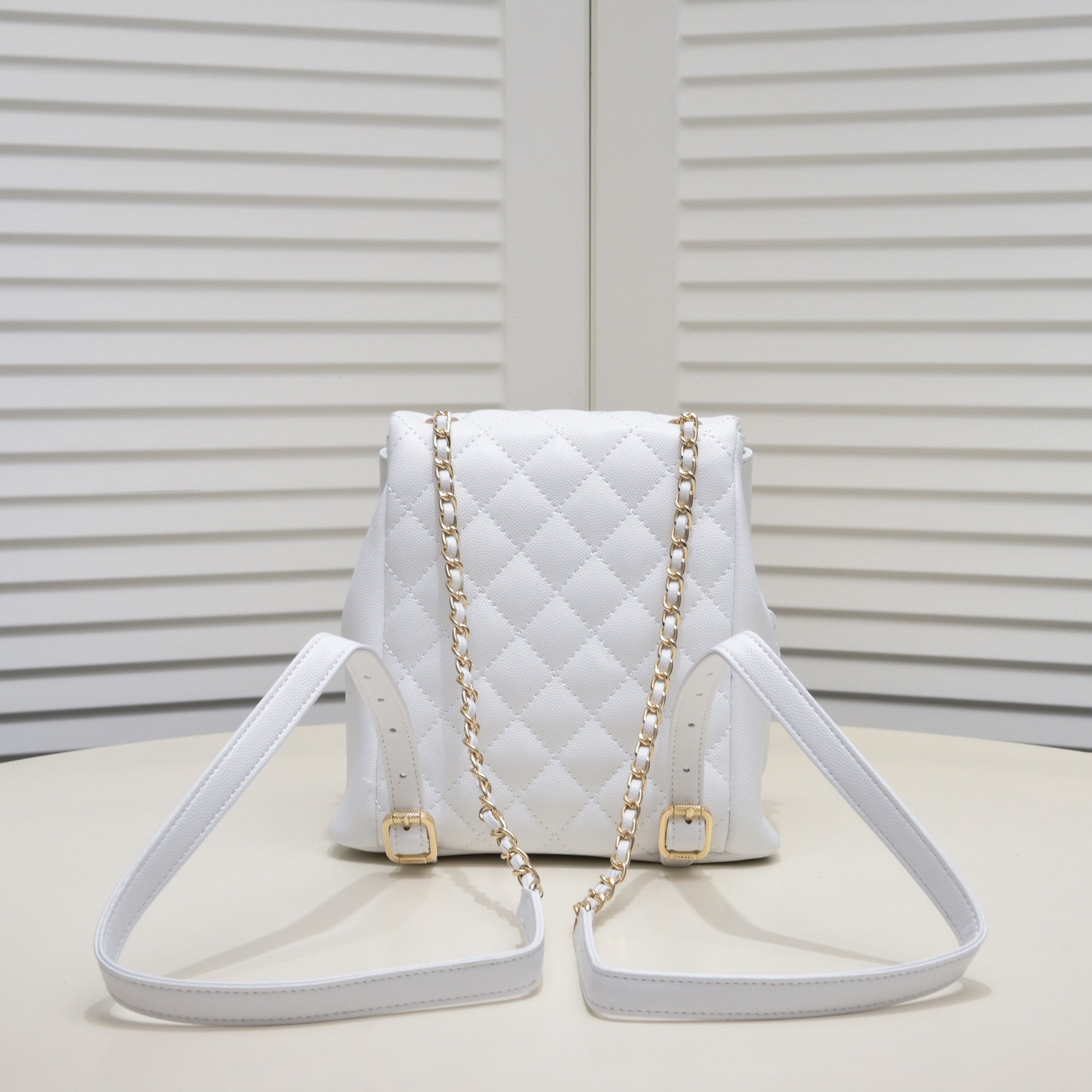 B1X43C66 Popular leather bag 
