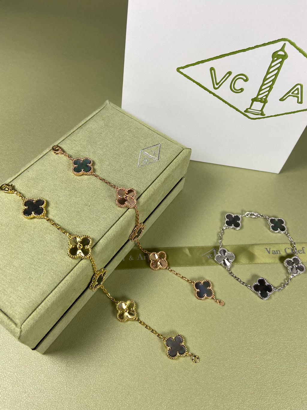 X5X94VA181K  Popular bracelets  5 flowers normal size1.5cm flower