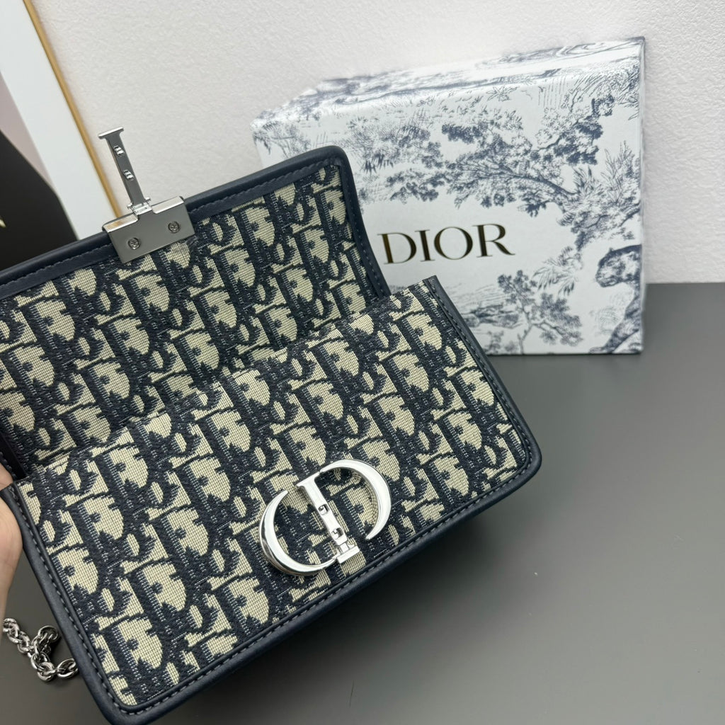 B1W25D81 Popular  leather bag