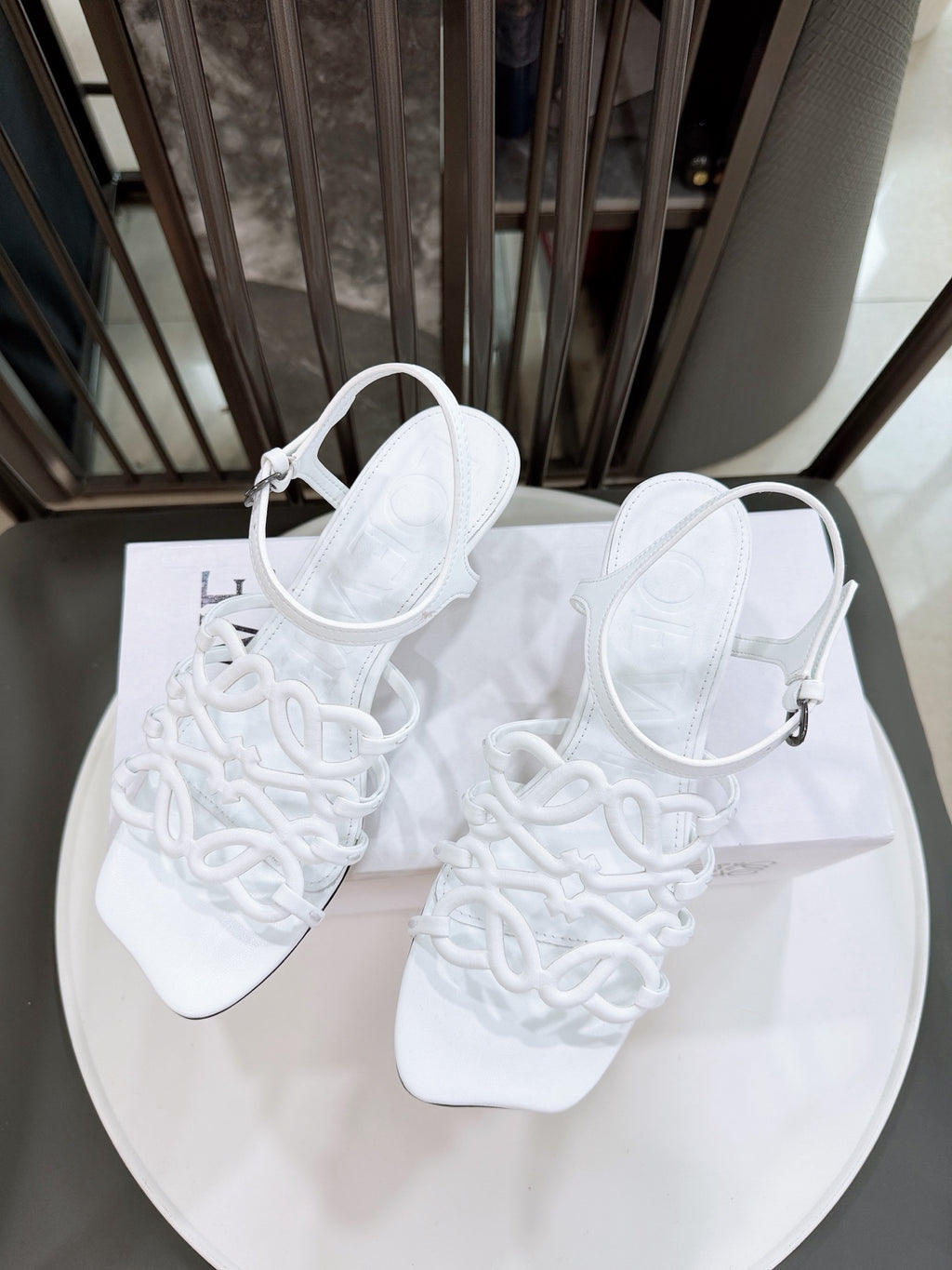 Z2R76A12 Popular high-quality  leather shoes