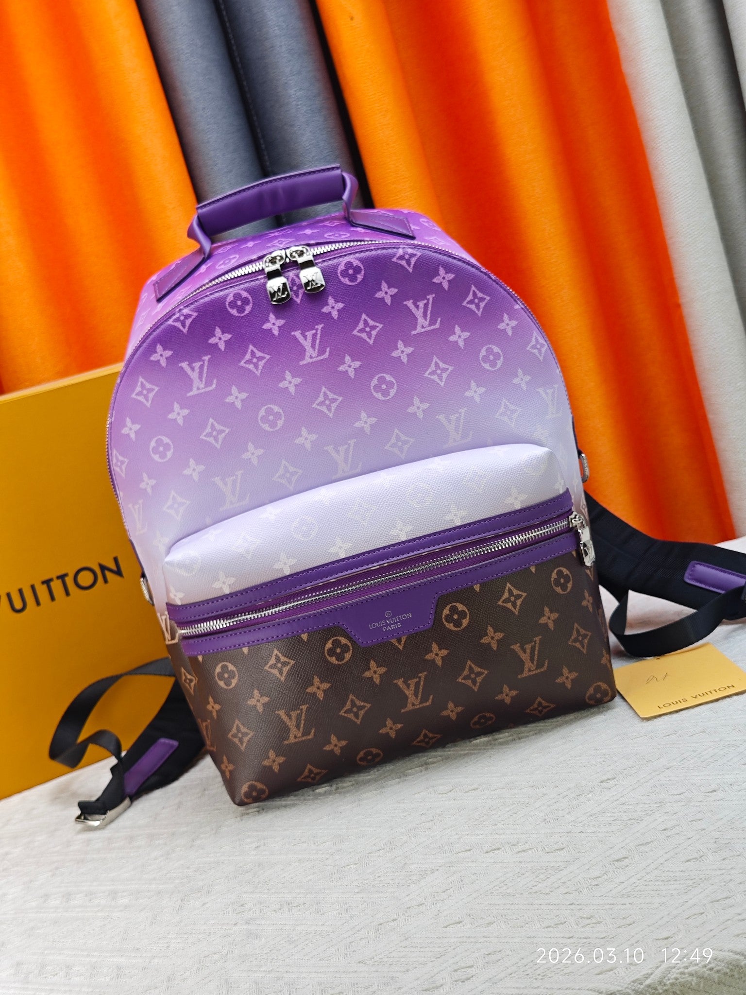 B1P36E18 Popular leather bag