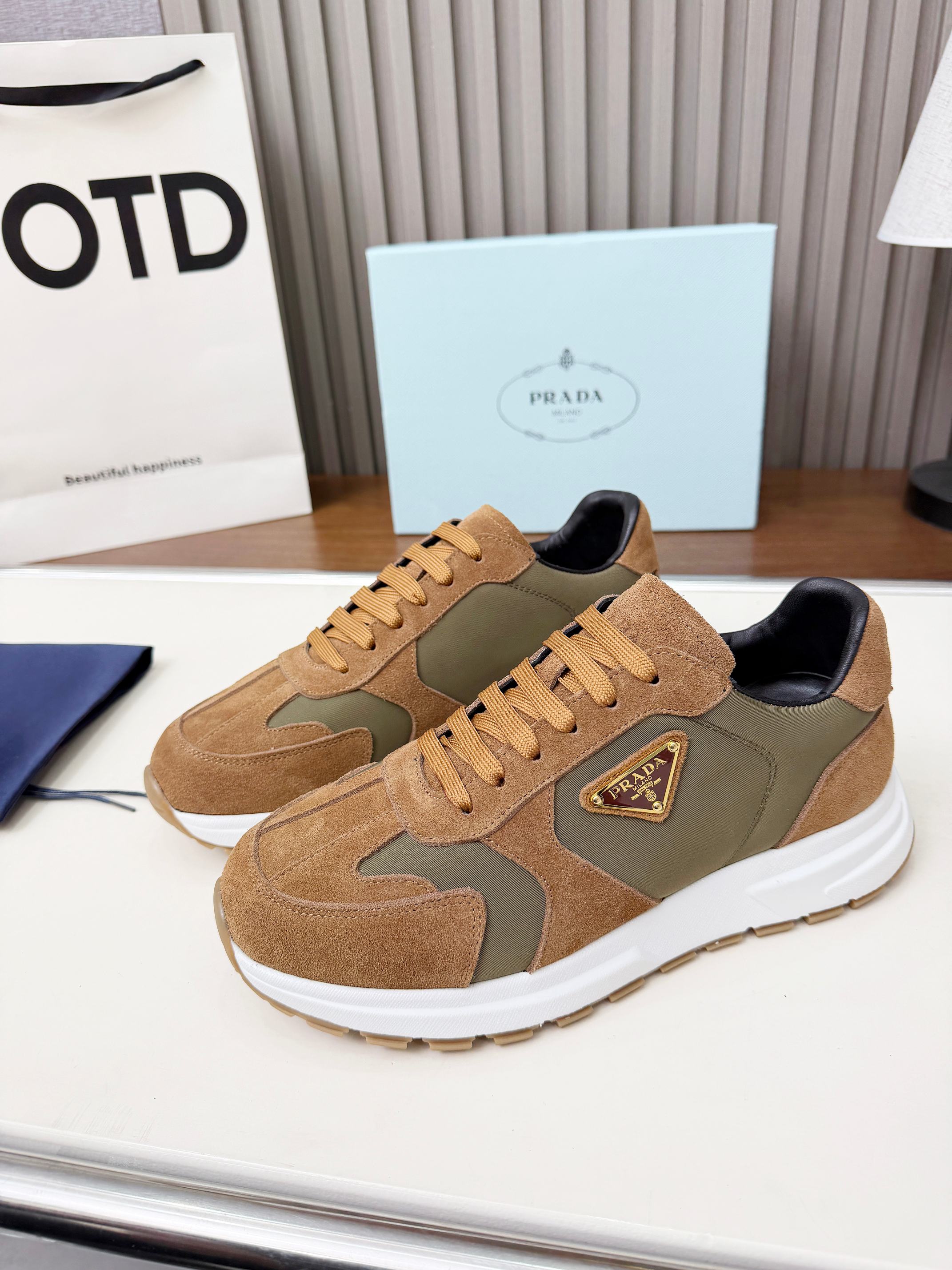 Z2P36P61 Popular high-quality leather Shoes