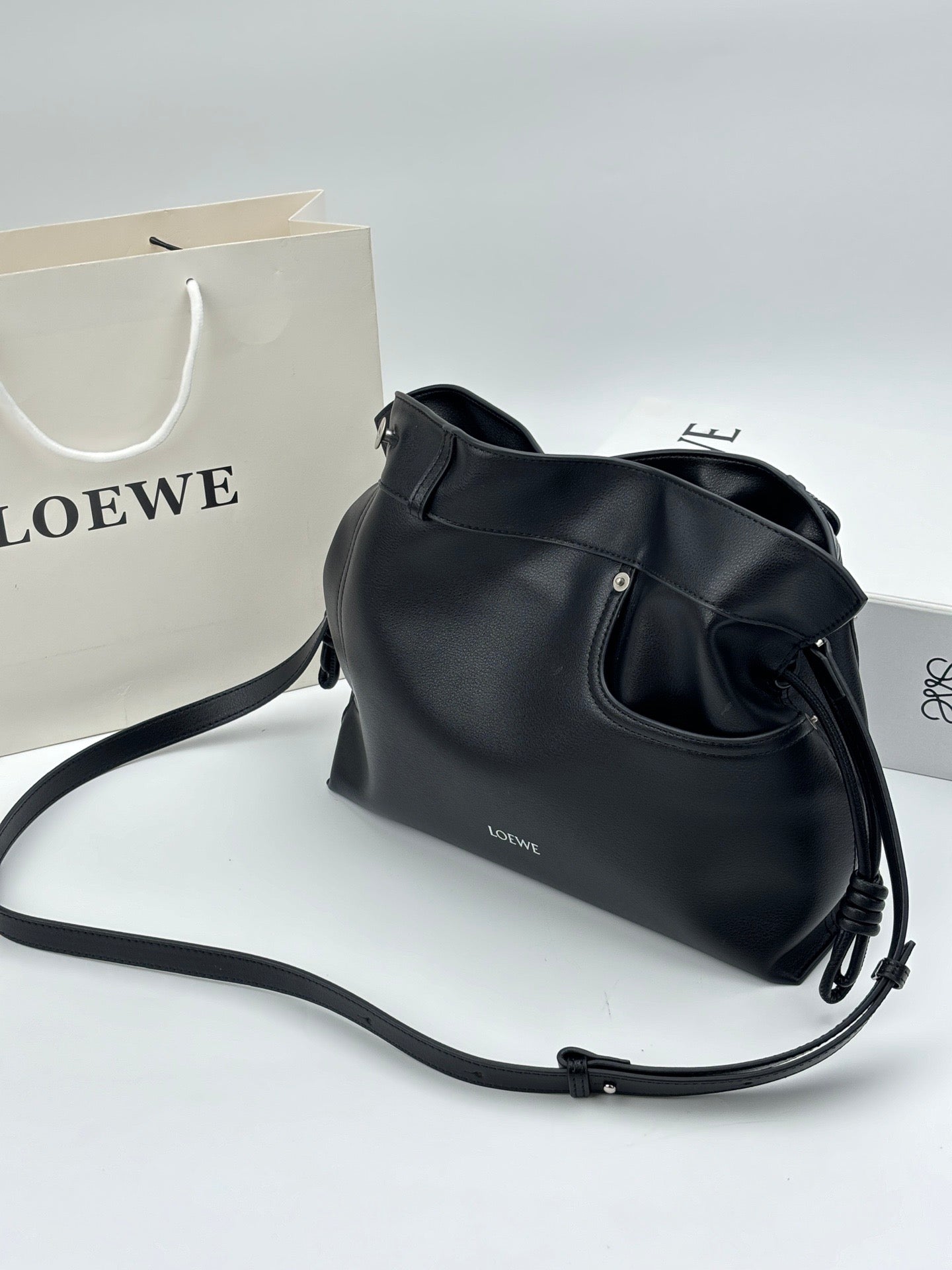 B1P36A47 Popular leather bag