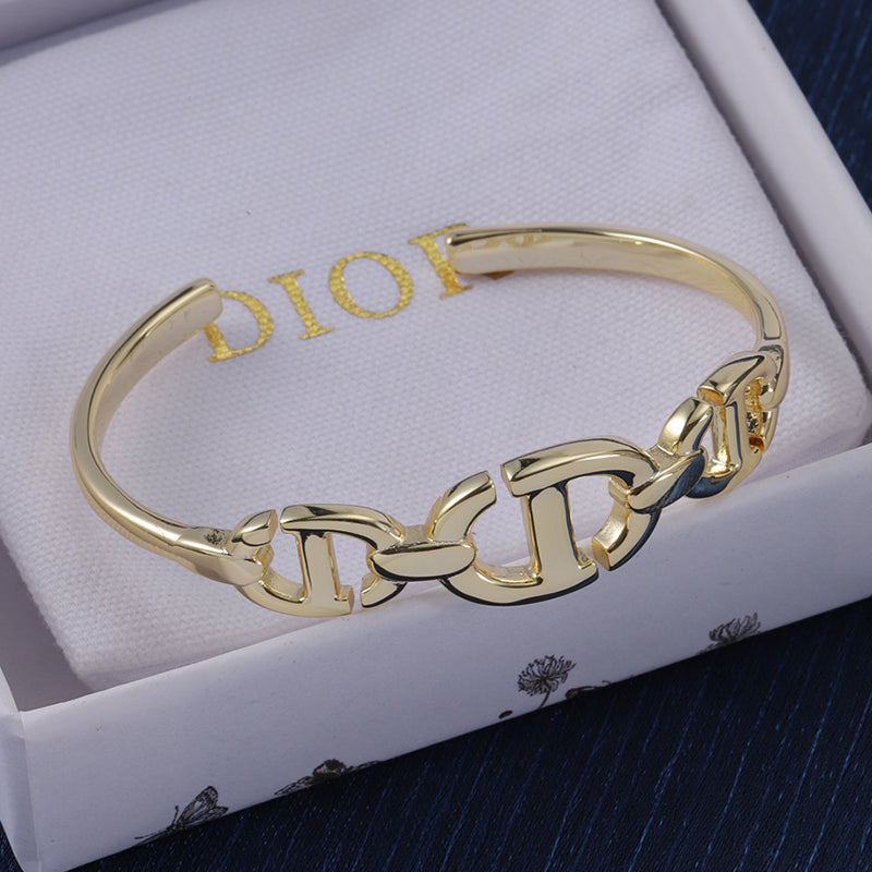 X1Z94D1067K  Popular Bracelets