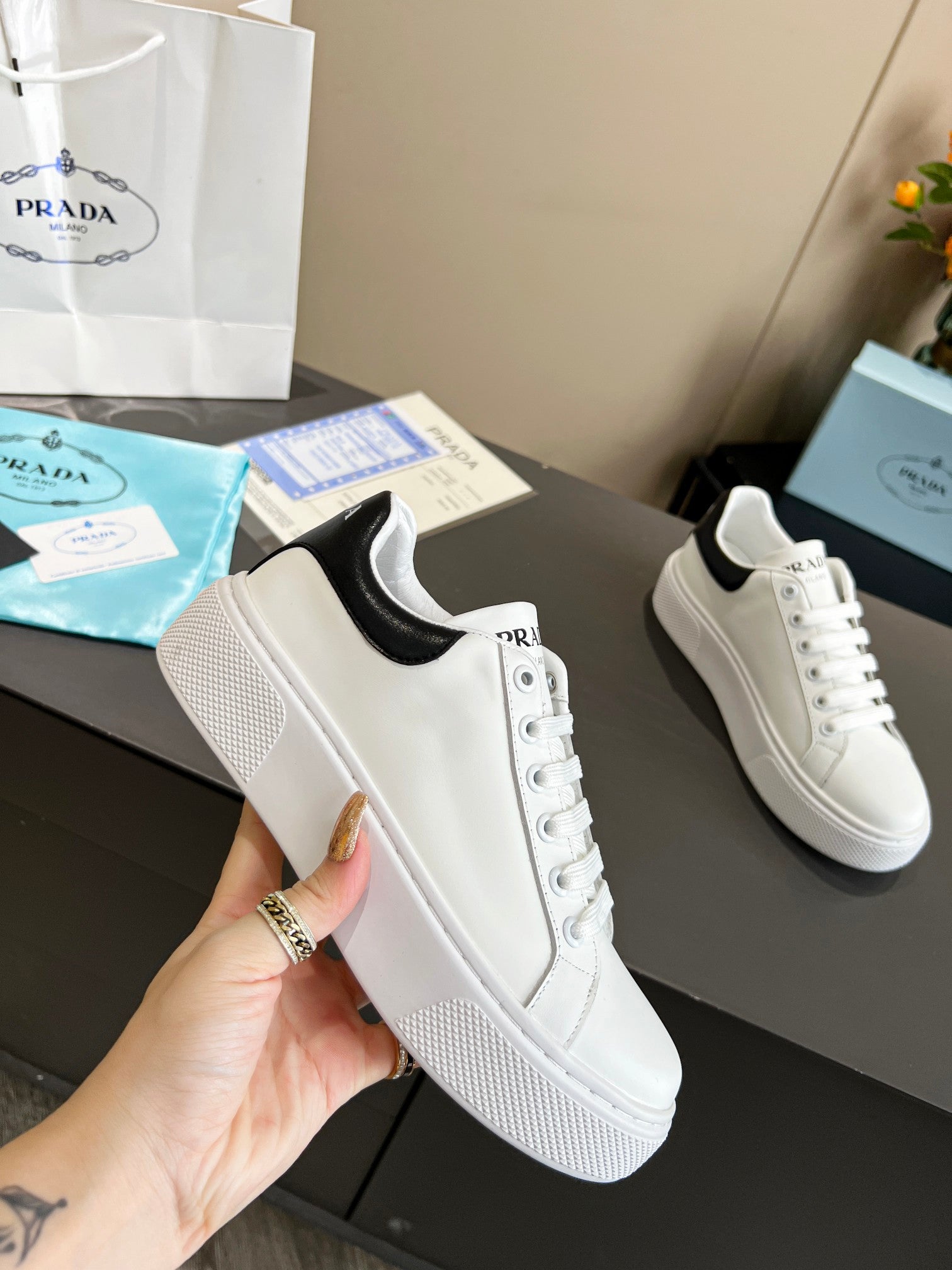 Z2Q105P251 Popular high-quality Shoes