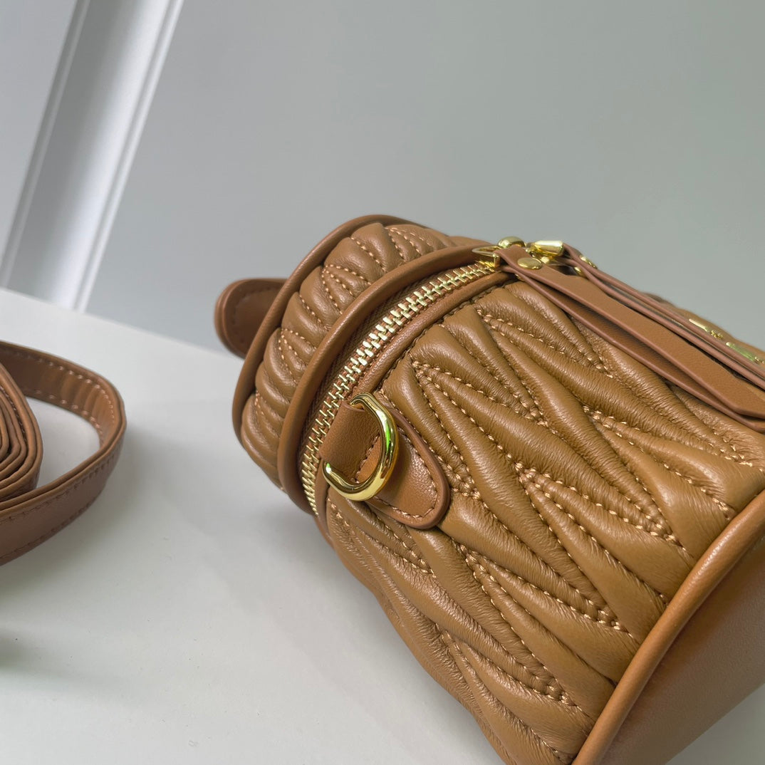 B1R15A102 Popular   leather bag