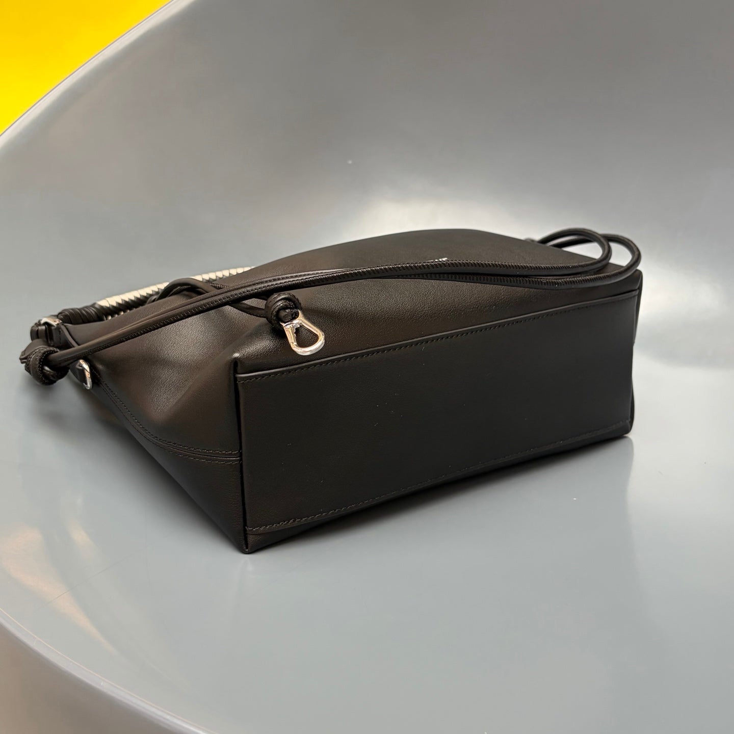 B1R66A13 Popular leather bag