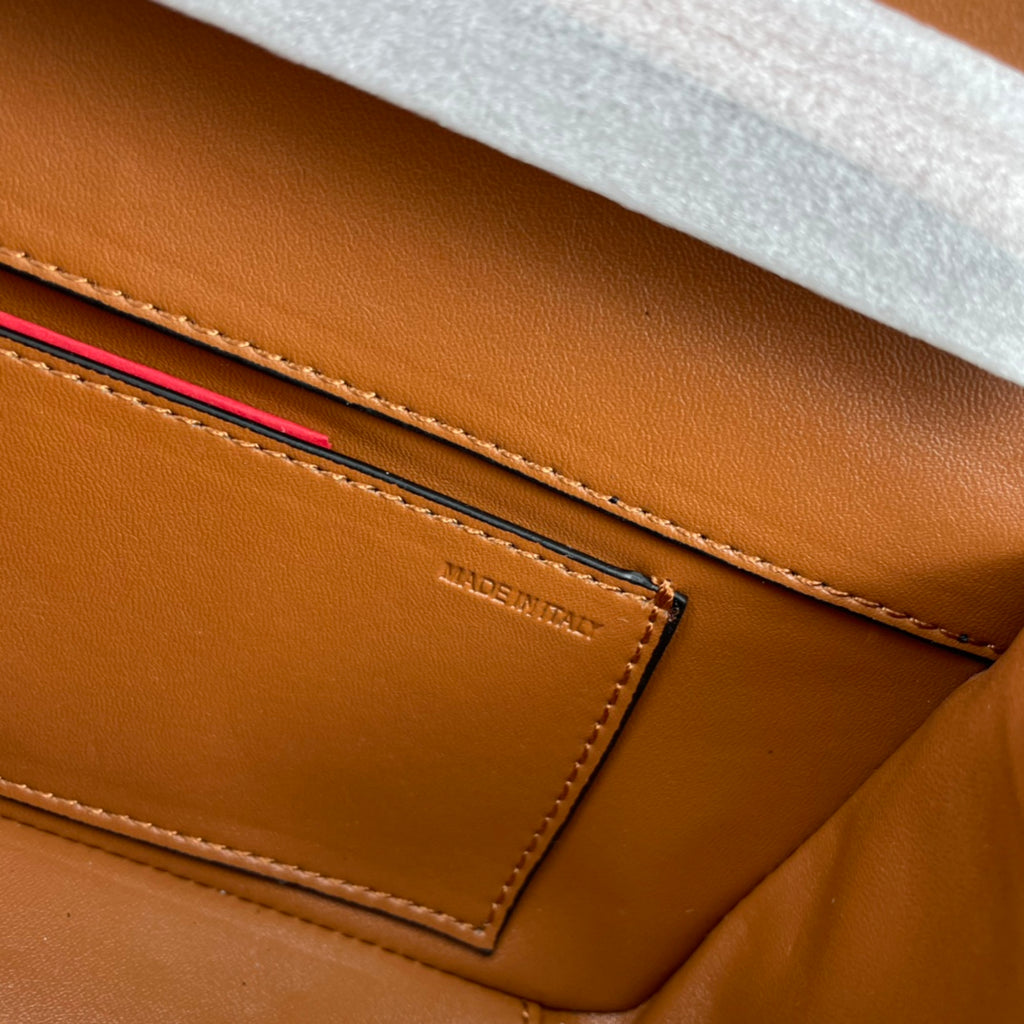 B1W35VL114 Popular  leather bag