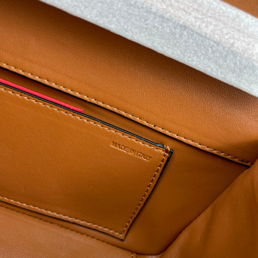 B1W35VL114 Popular  leather bag