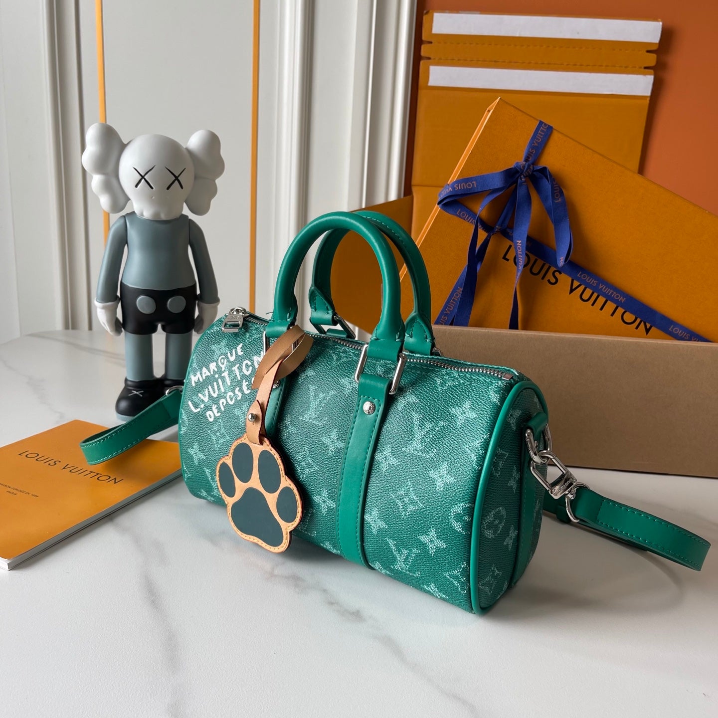 B1P46E32 Popular leather bag