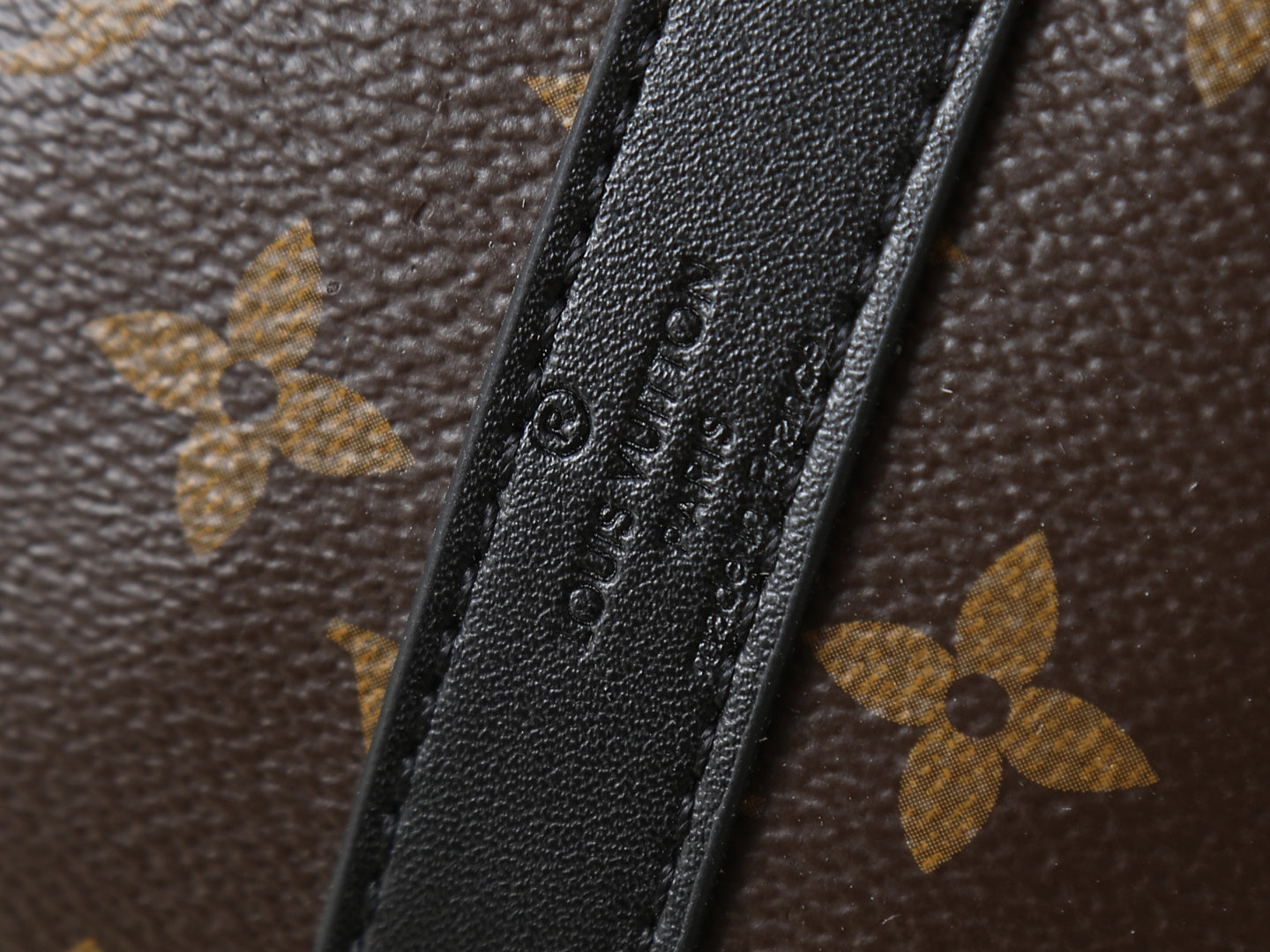 B1R76E53 Popular leather bag