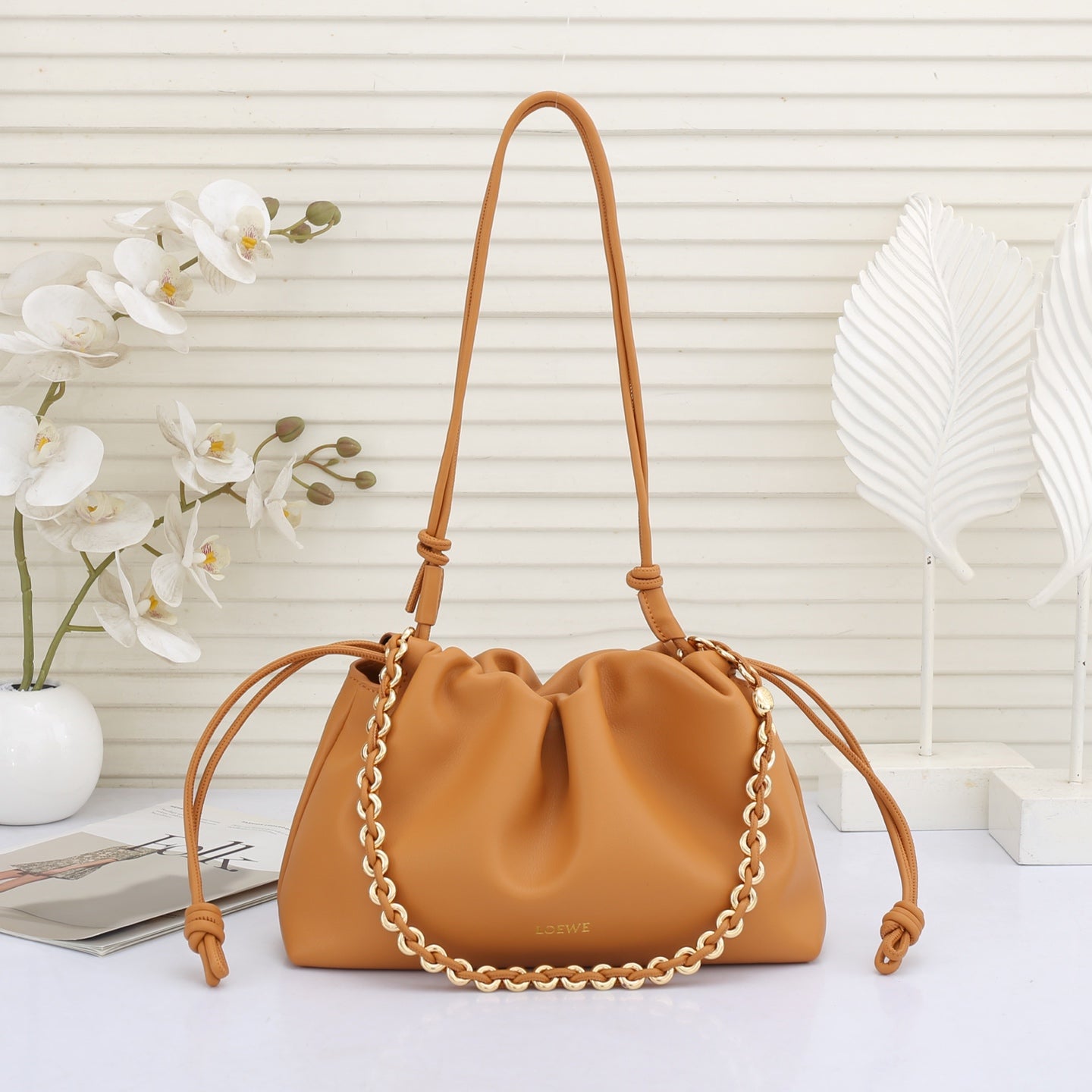 B1R66A8 Popular leather bag