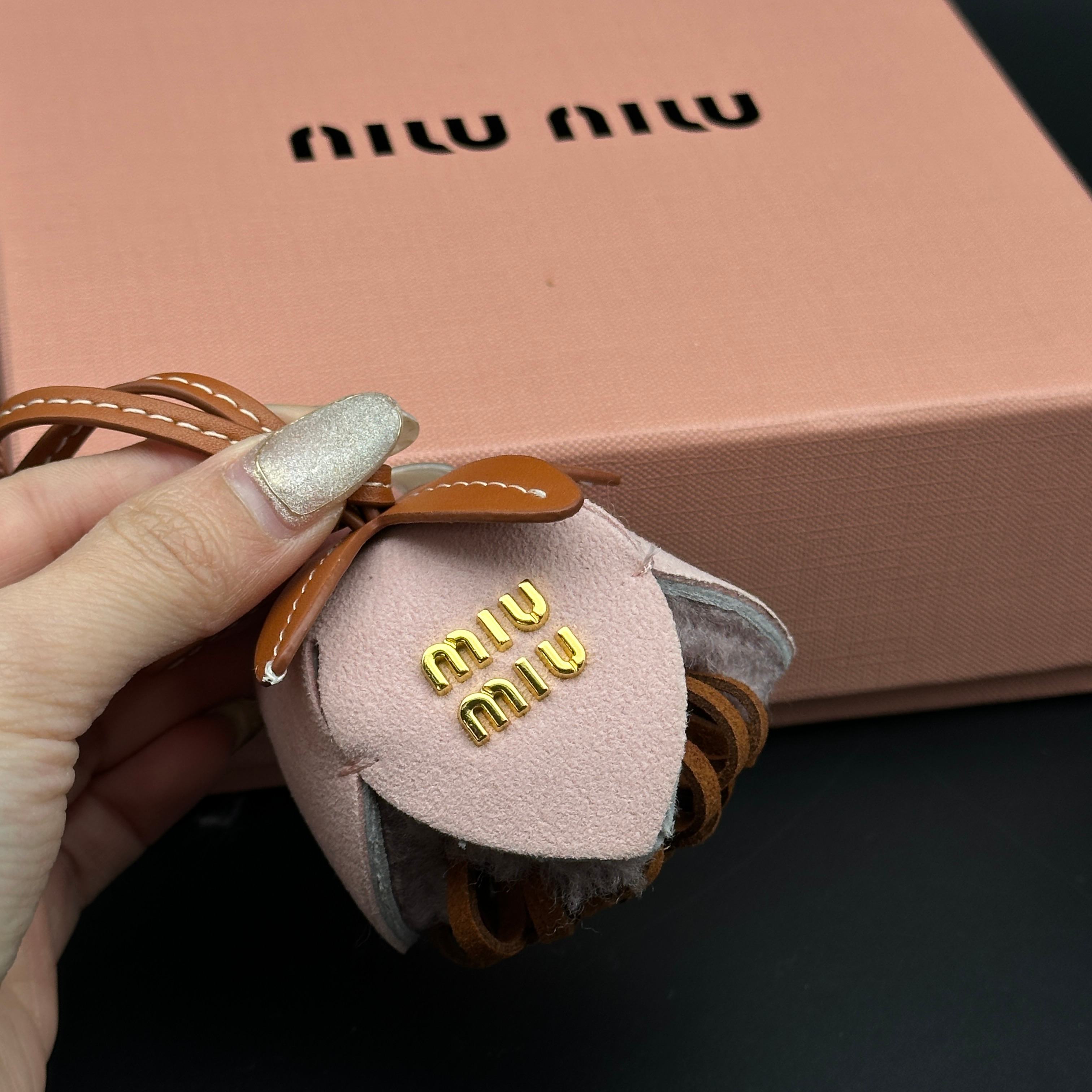 A1R46A24 Popular bag 's charms accessories
