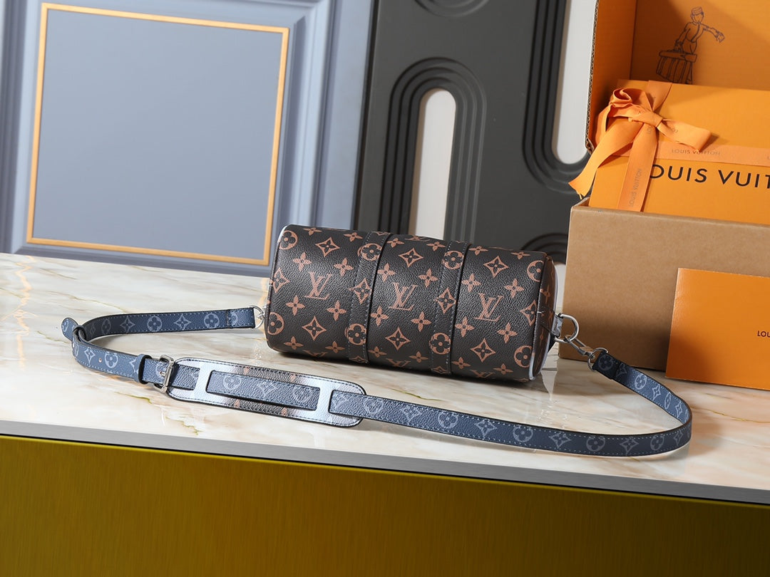 B1P46E30 Popular leather bag