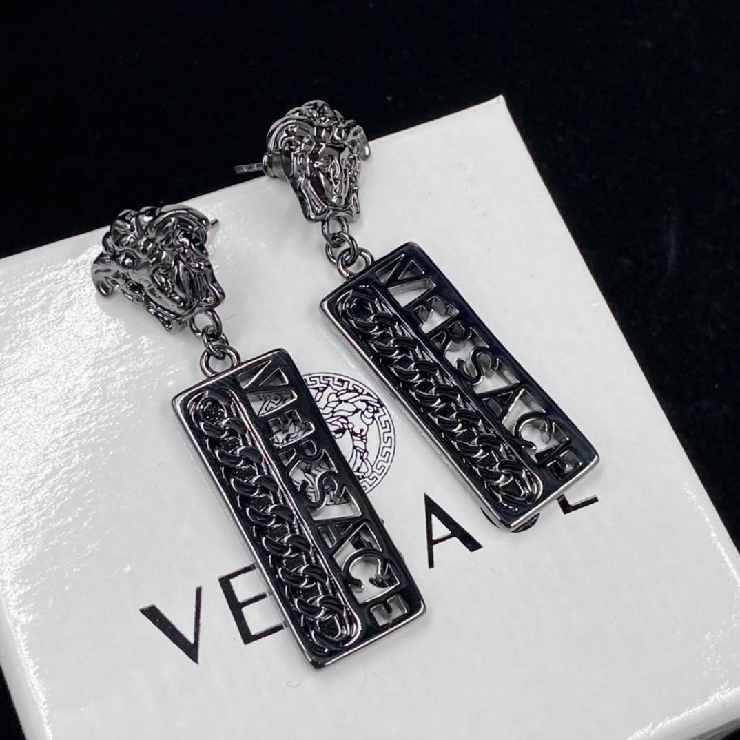 X1R75V100X Popular   Necklace. Earrings
