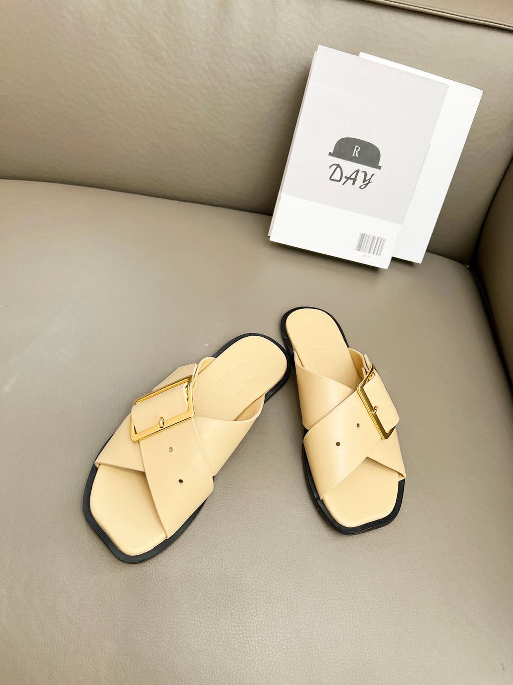 Z2R66A19 Popular high-quality leather shoes