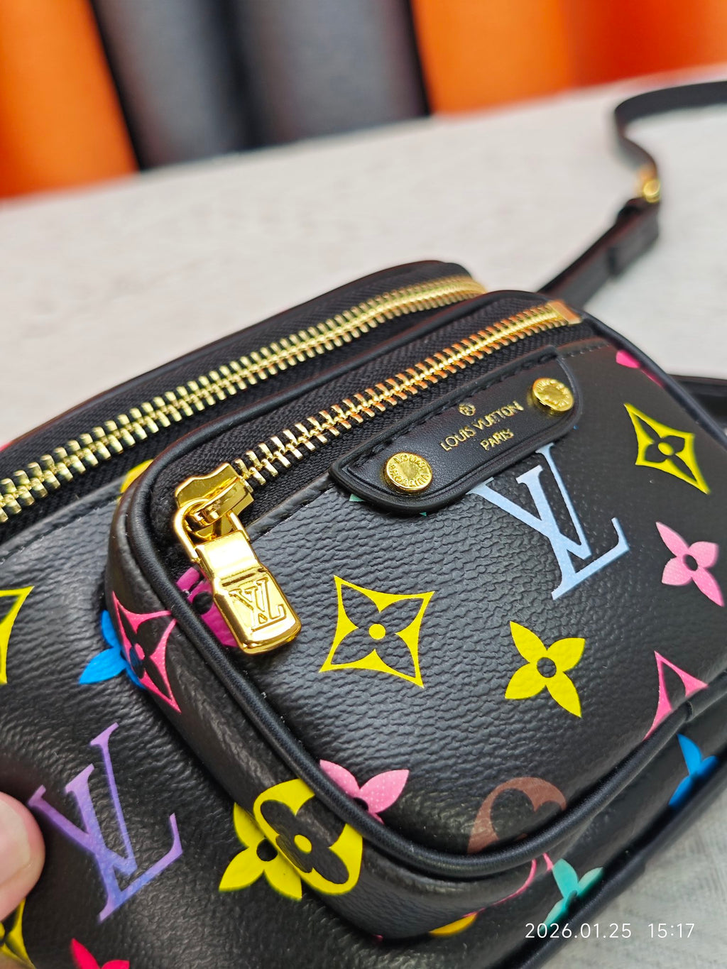B1P46E76 Popular leather bag