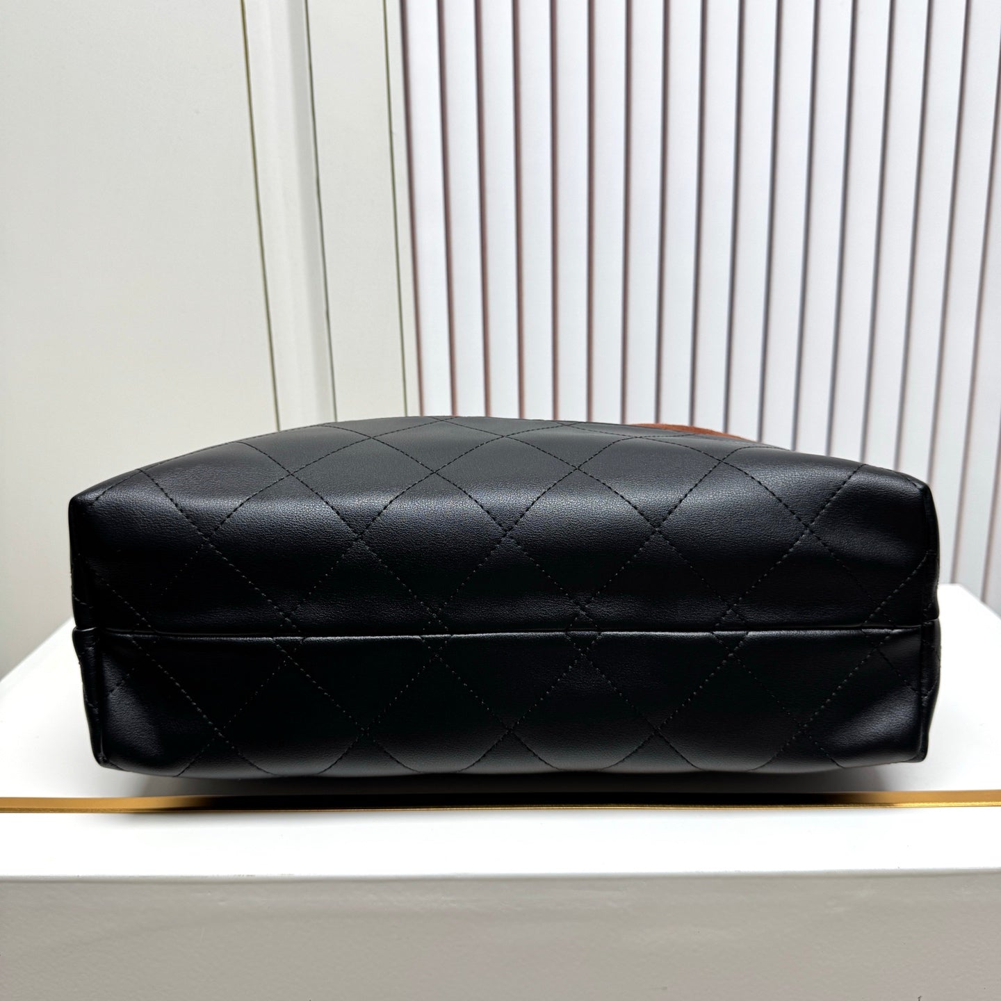 B1P46C17 Popular leather bag