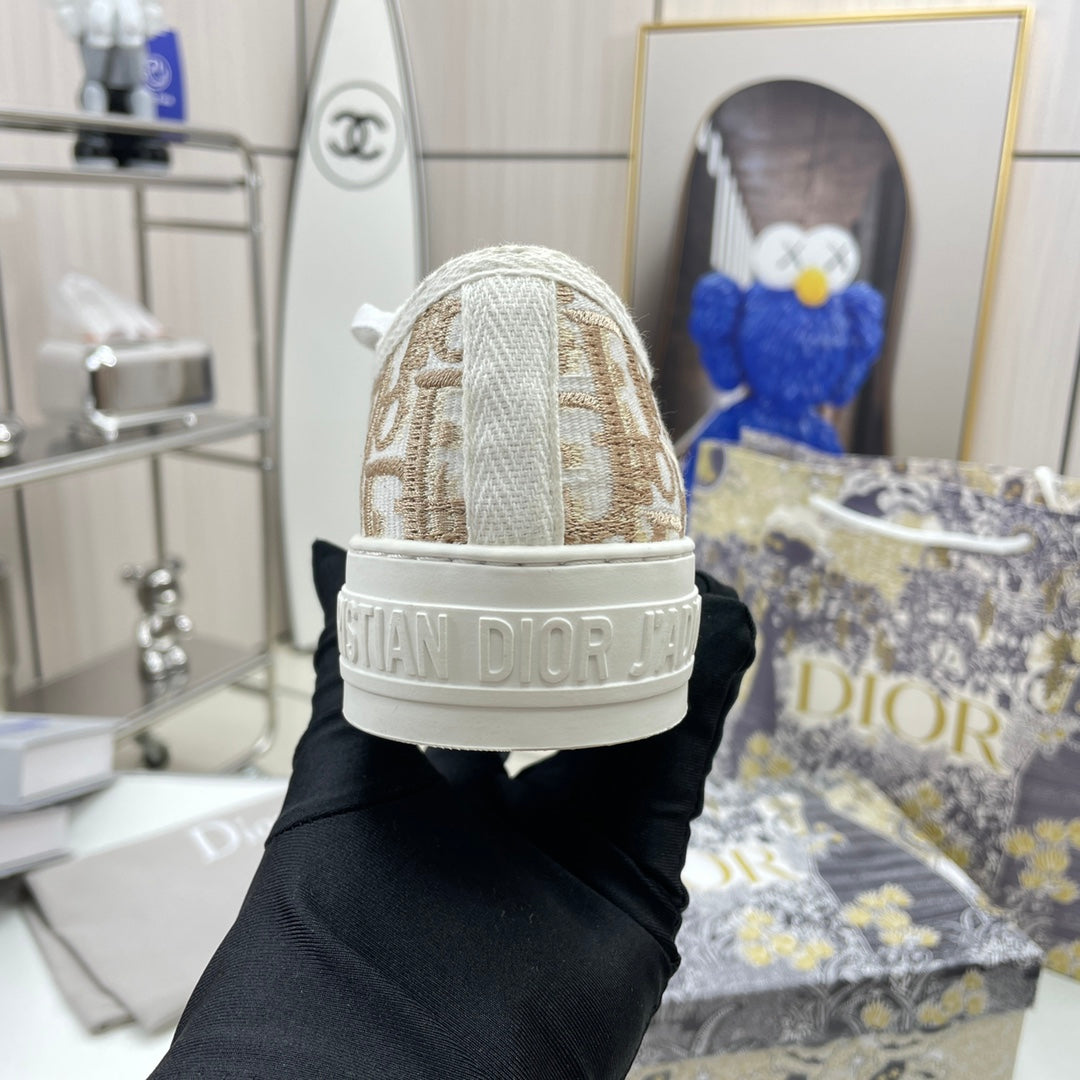 Z1XD65 Popular shoes