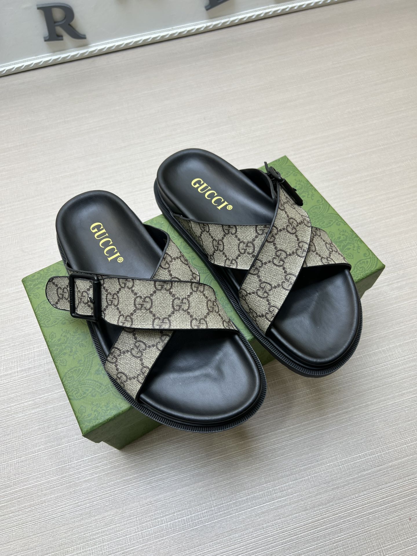 Z5ZB90 Popular slippers