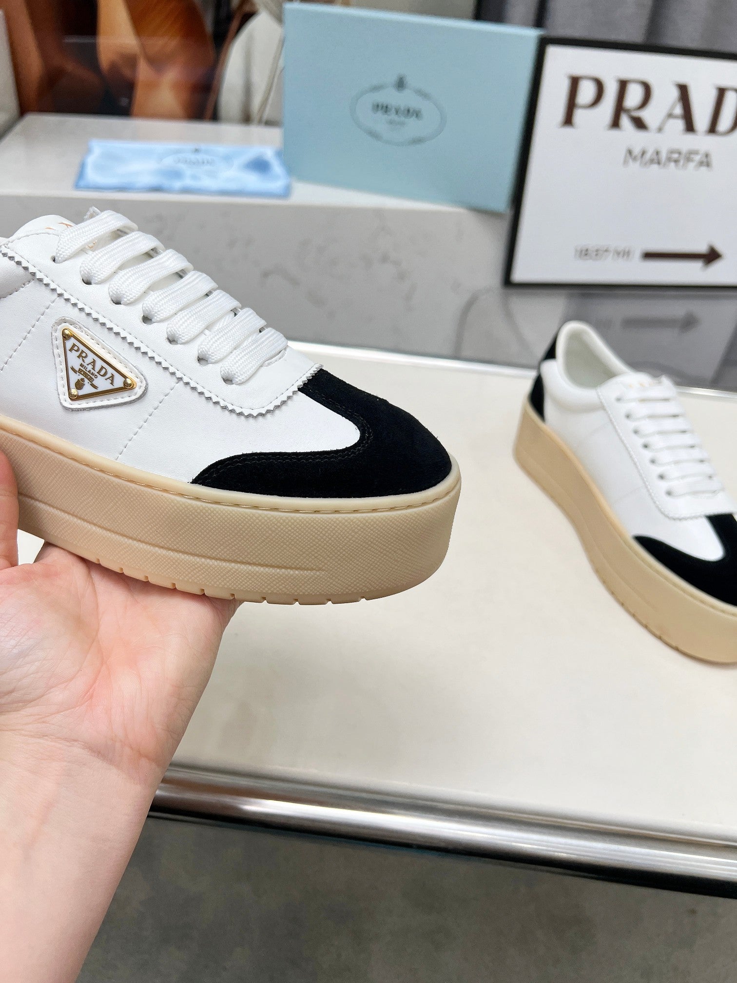 Z2Q95P110 Popular high-quality  shoes