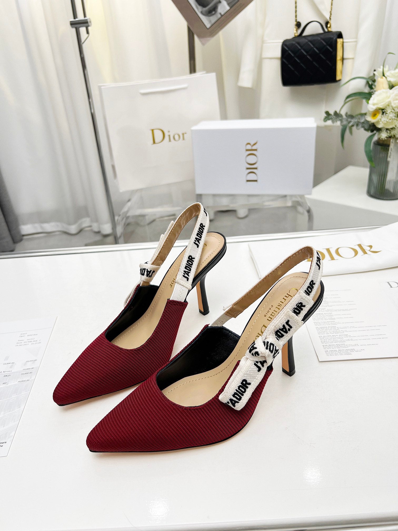 Z2Q55D44  Popular leather High heels