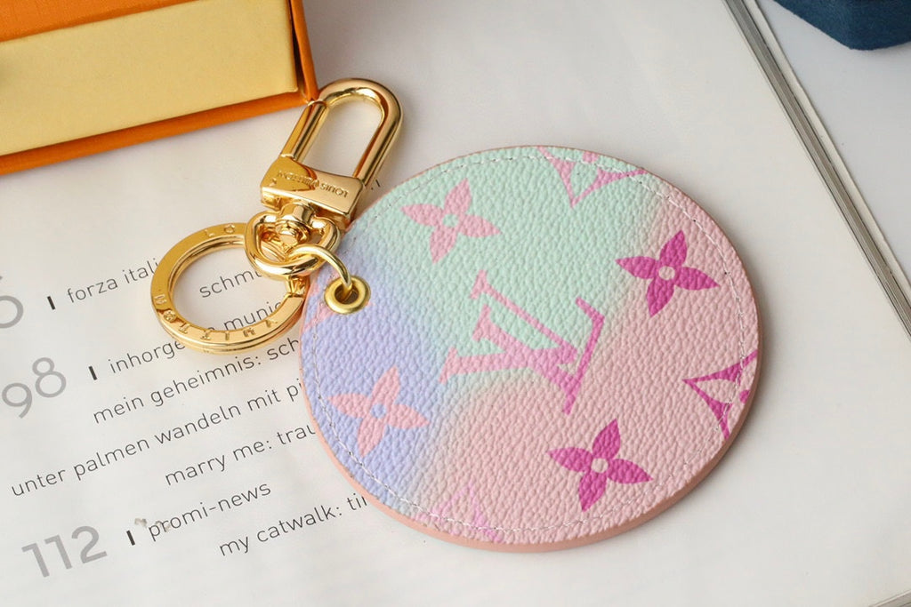 A1Q105E22 Popular bag 's charms accessories