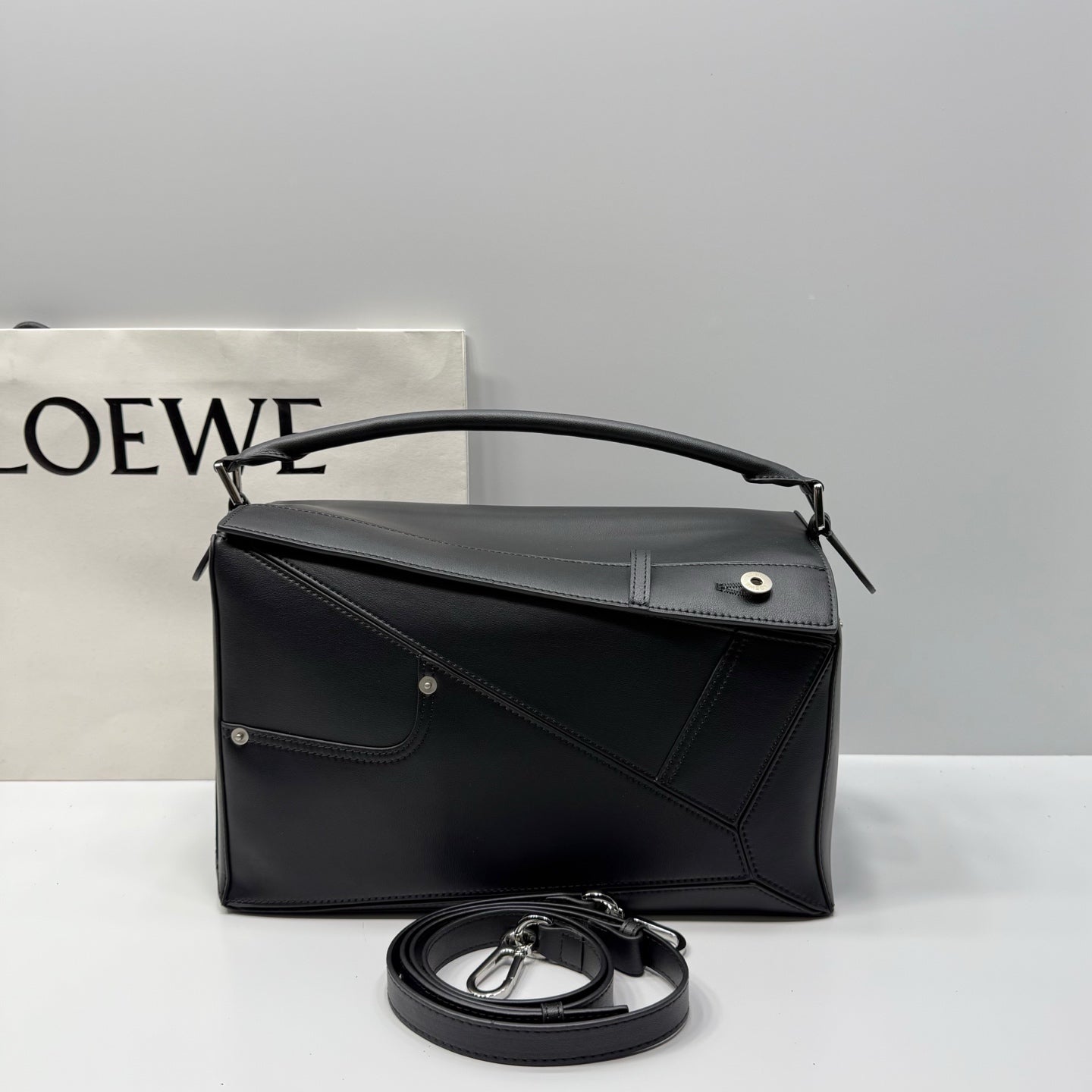 B1R46A12 Popular leather bag