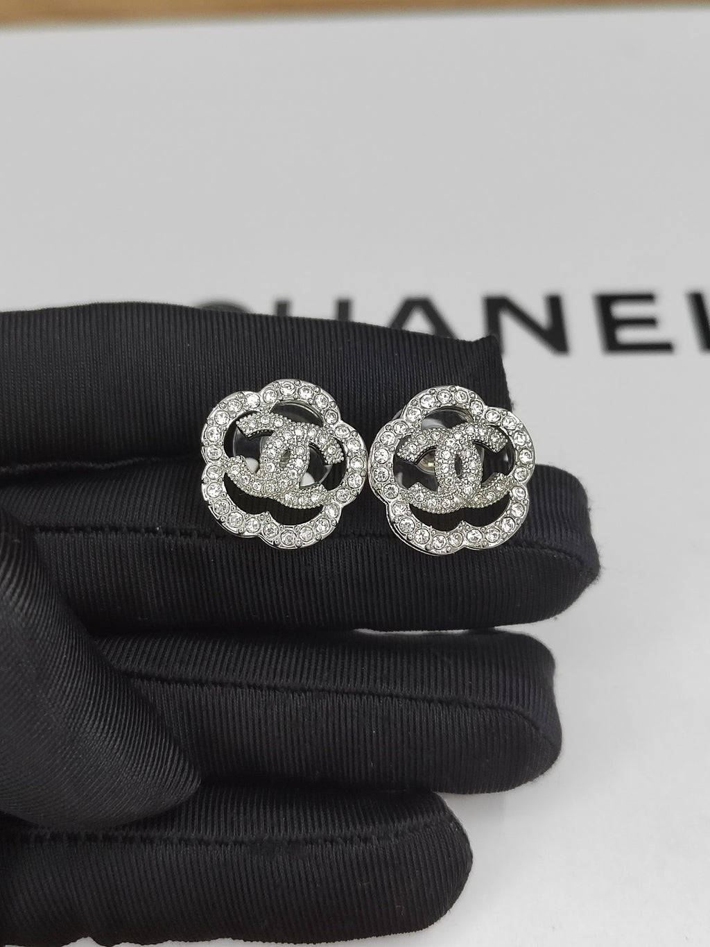 X1Q45C12E Popular Earrings