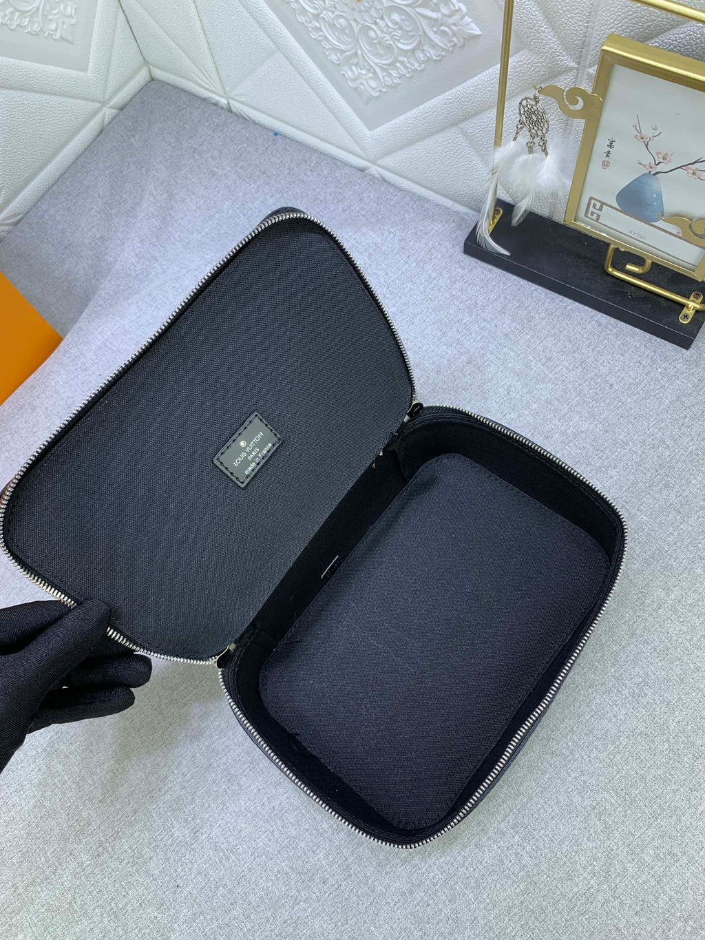 B1X34E272 Popular  leather bag 