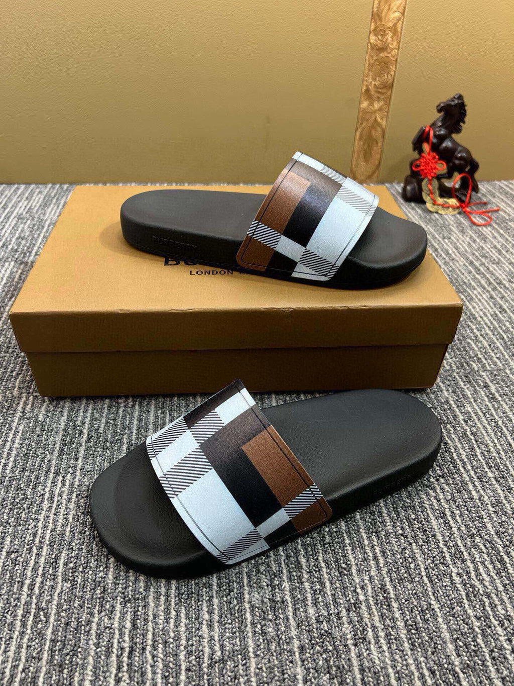 Z5Z35R258 Popular Slippers