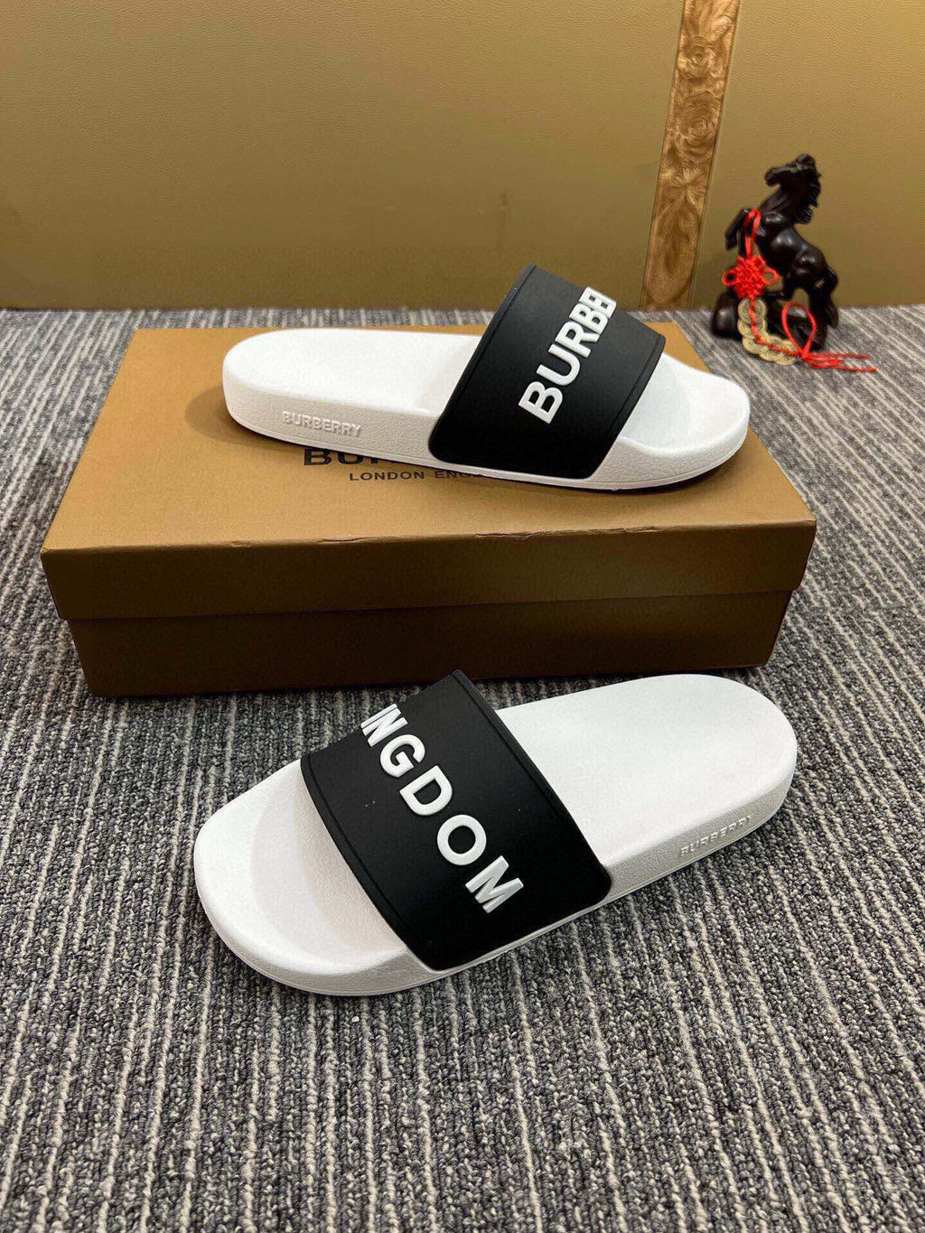 Z5Z35R256 Popular Slippers