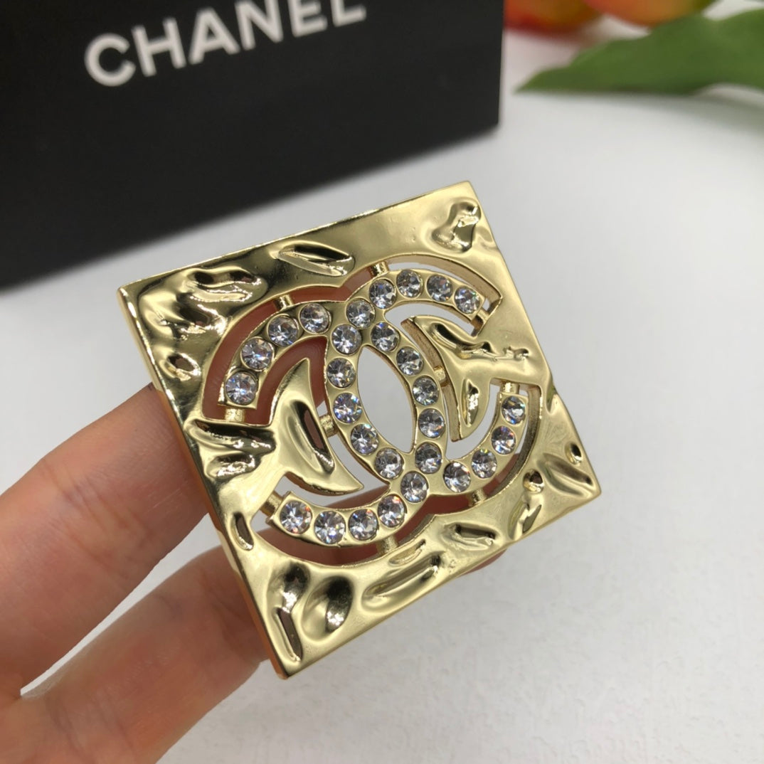 X1Z94C885    Popular Brooch
