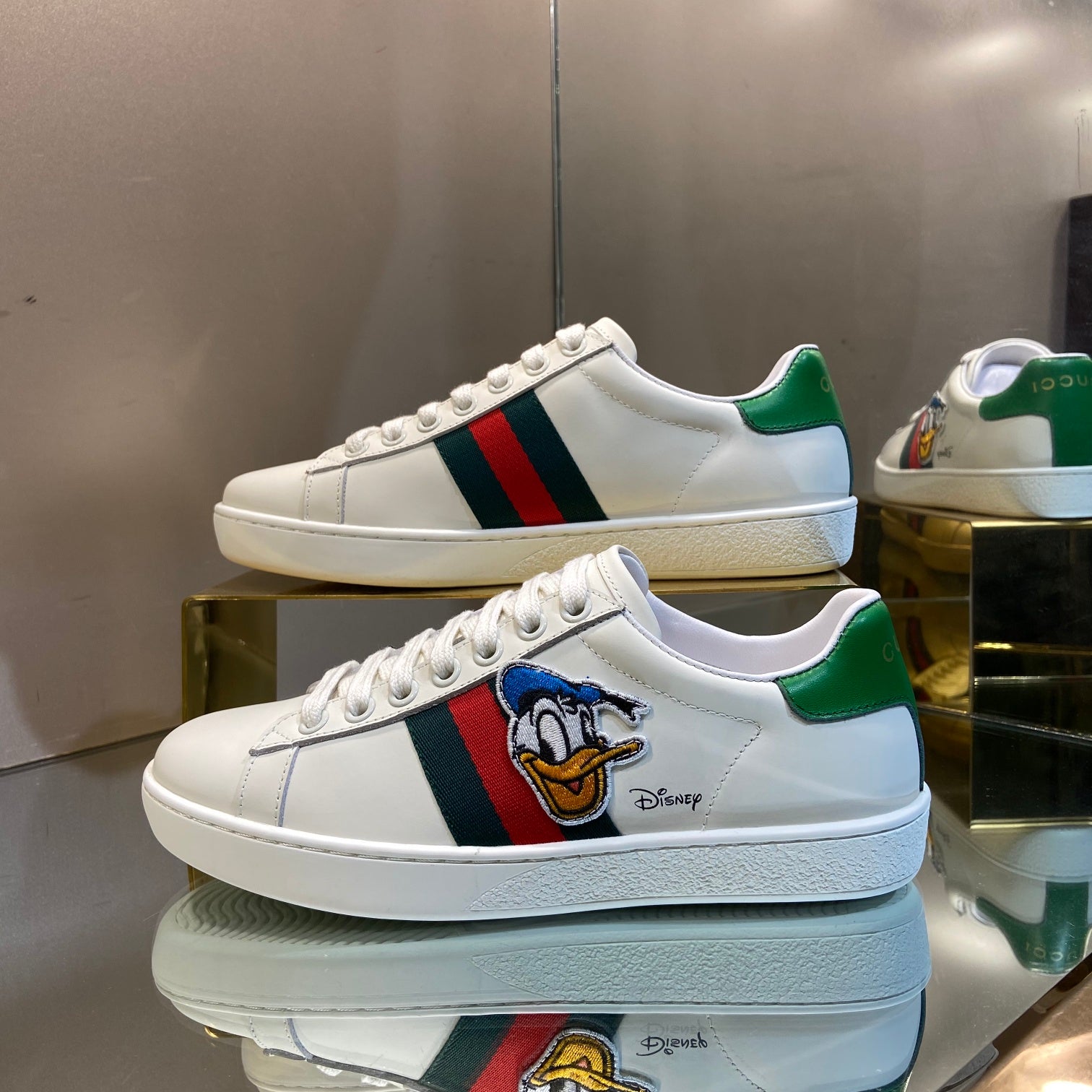 Z2Q105B190 Popular high-quality Shoes