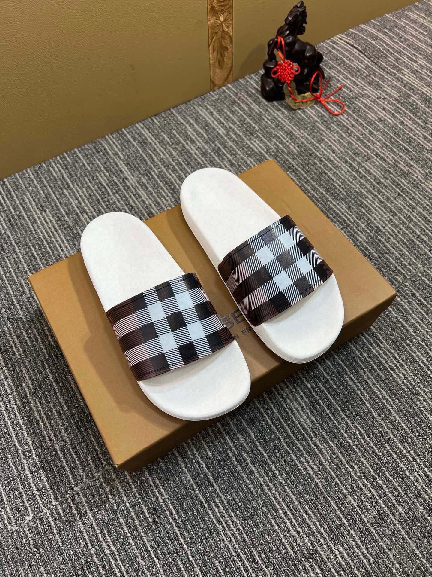 Z5Z35R261 Popular Slippers