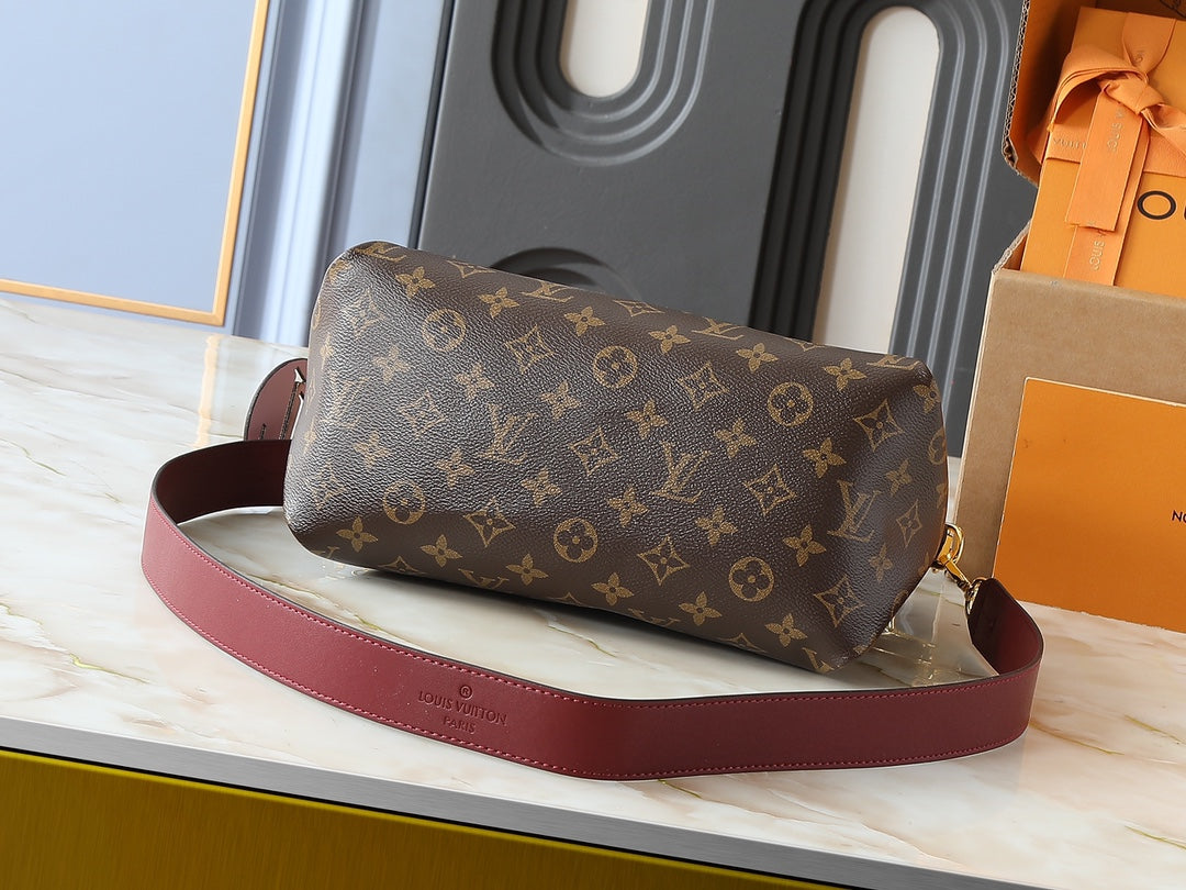B1P46E79 Popular leather bag