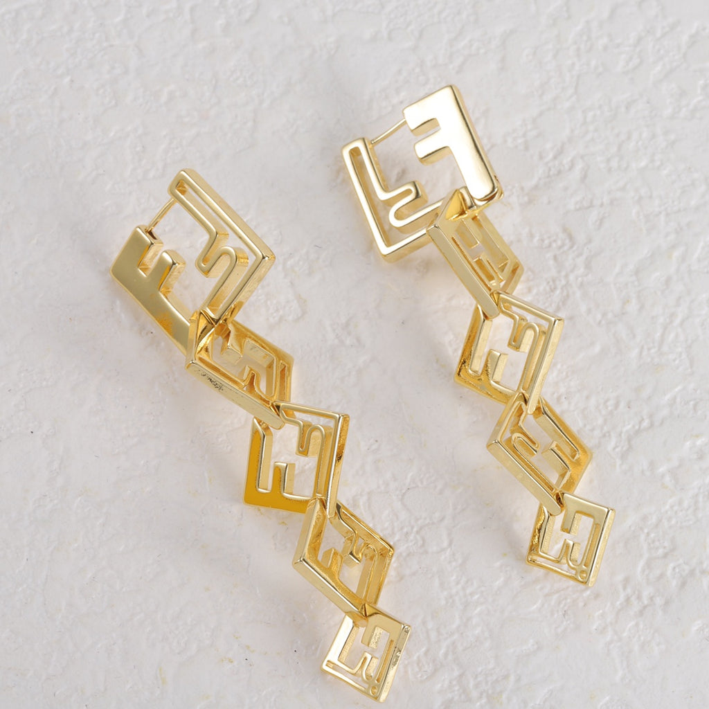 X1Q95F24E Popular Earrings
