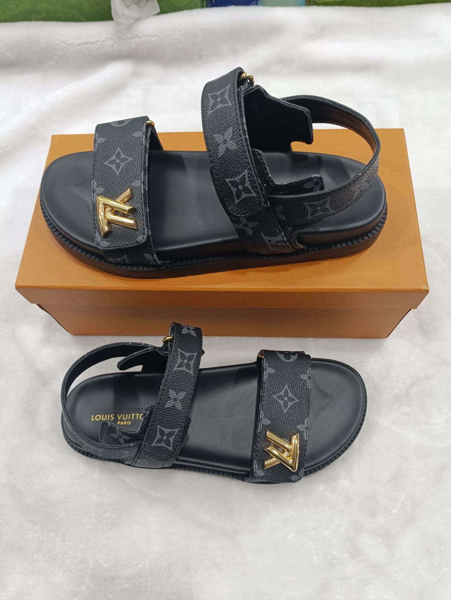 Z5LE211 Popular sandals