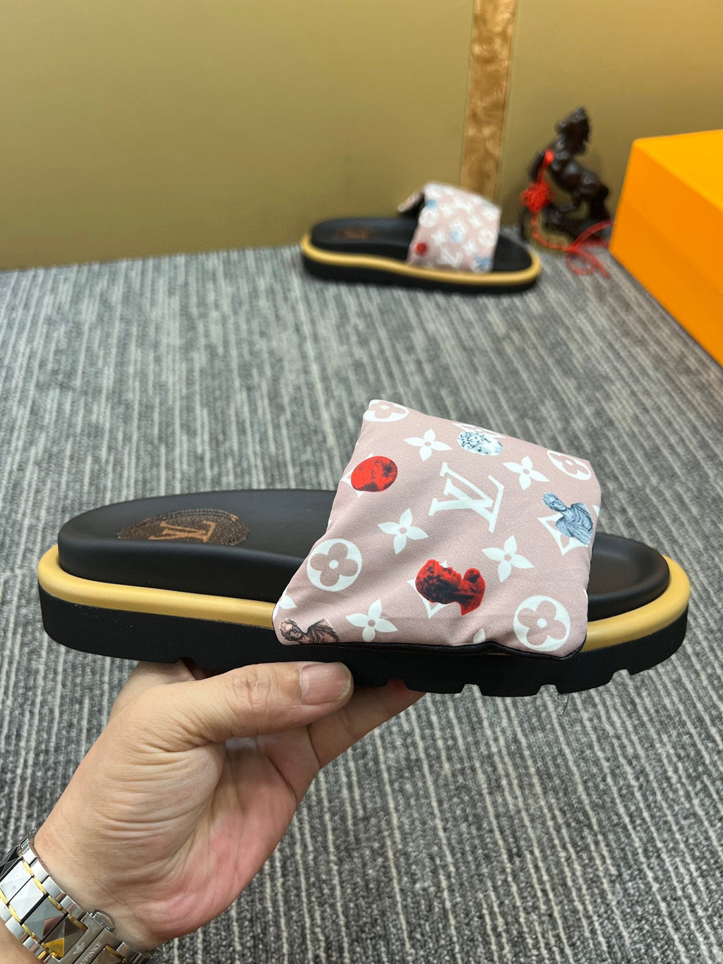 Z5XF120 Popular leather quality Slippers