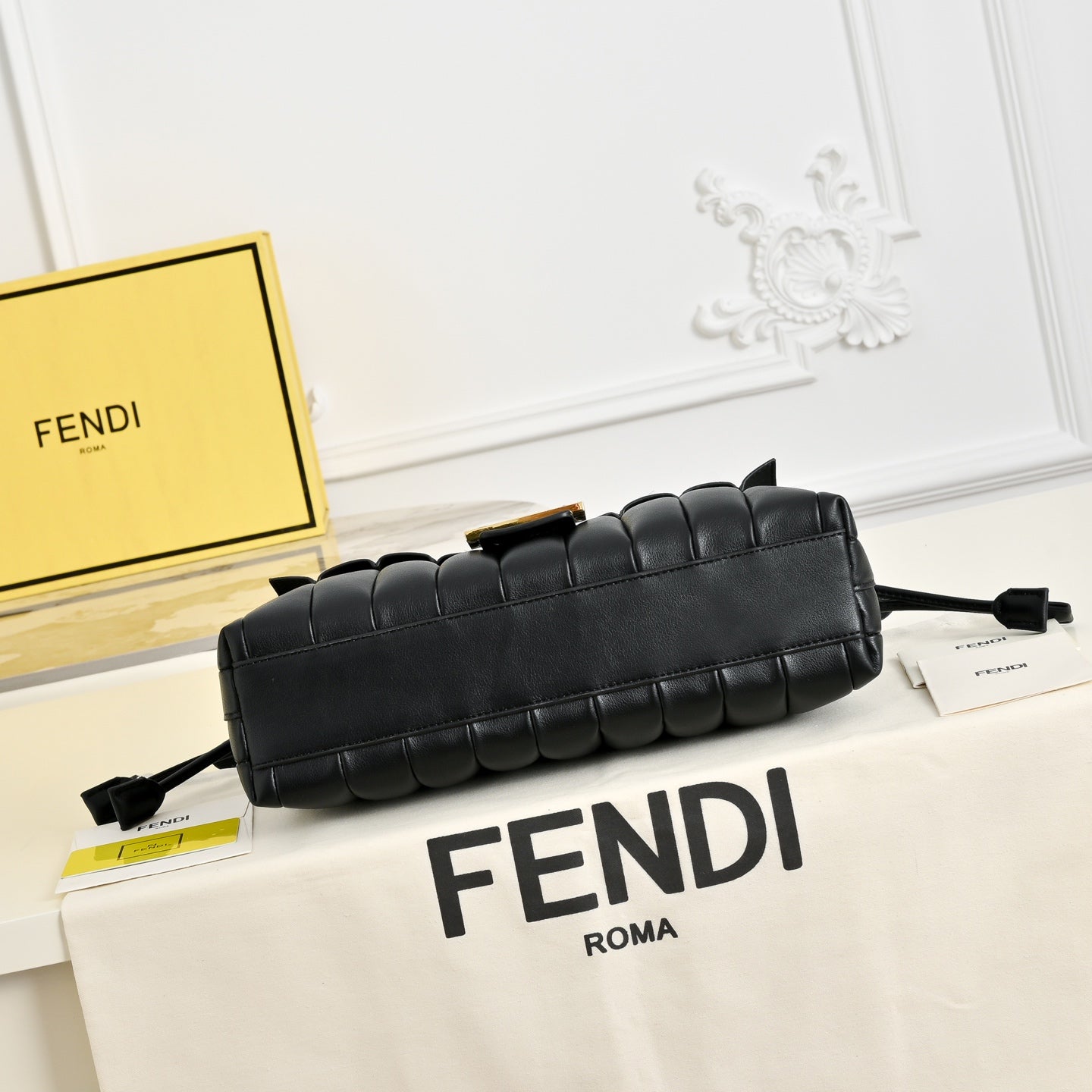 B1P36F106 Popular leather bag