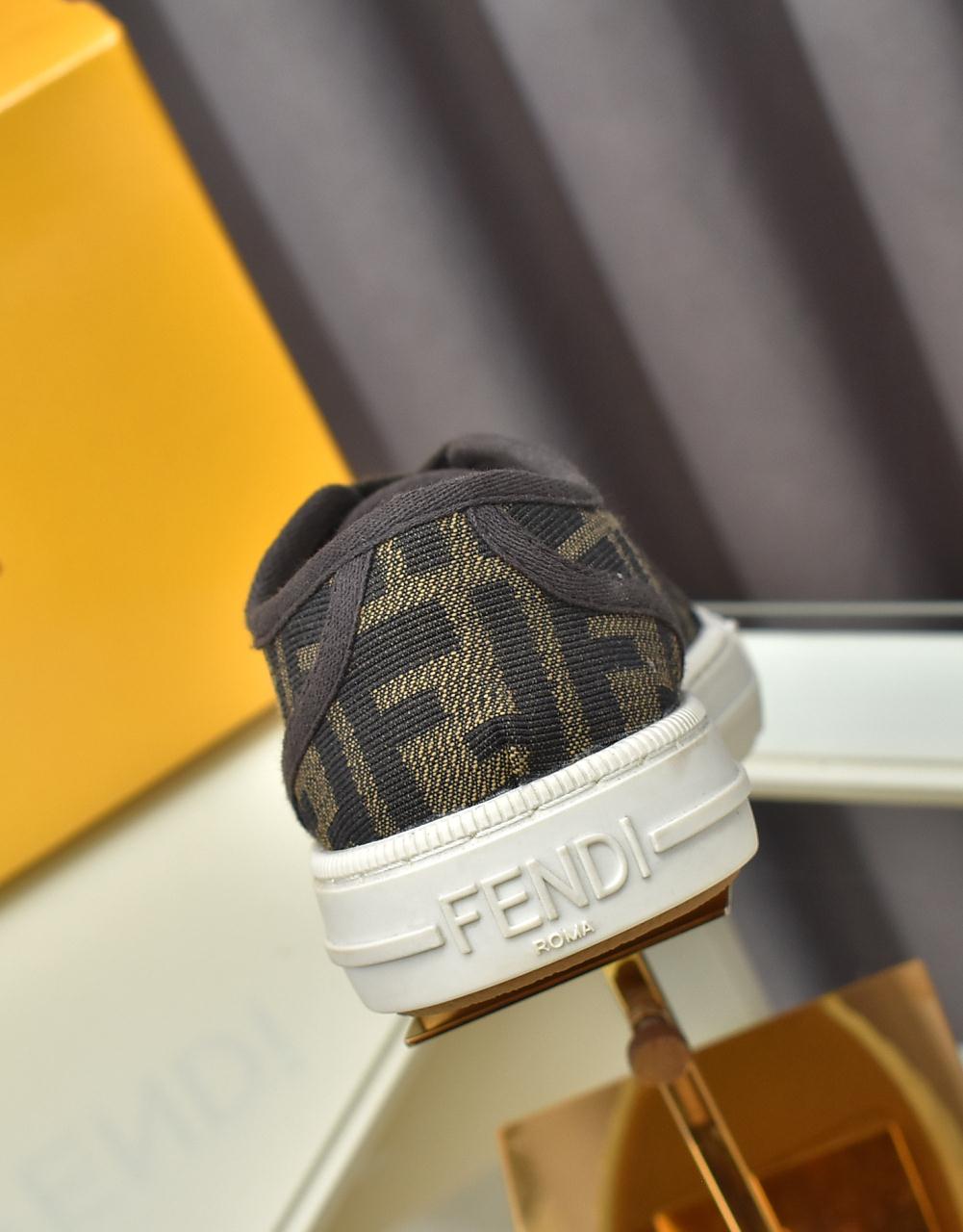 Z2YF2 Popular Sneakers