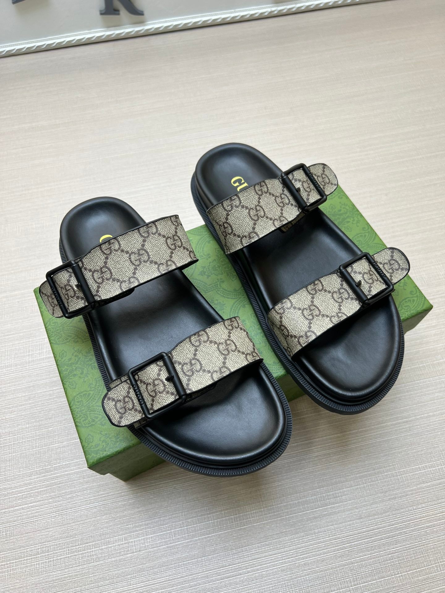 Z5ZB90 Popular slippers