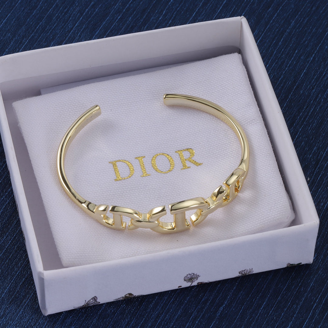 X1Z94D1067K  Popular Bracelets