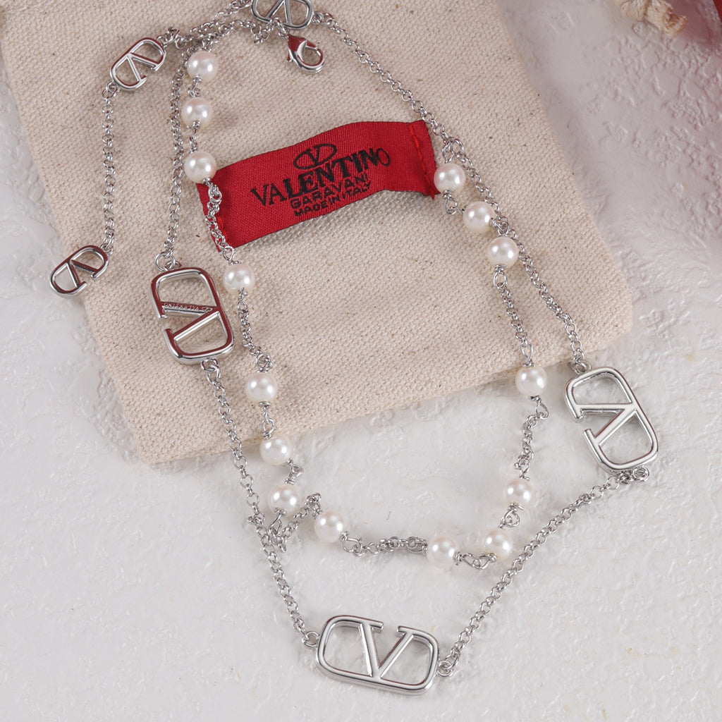 X1N46VL11X Popular Necklaces