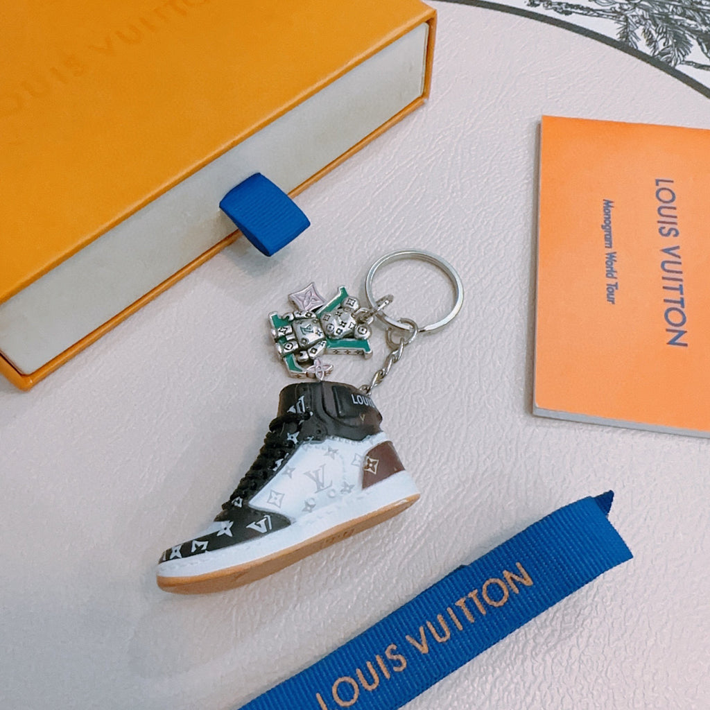 A1Z105E70 Popular bag 's charms accessories