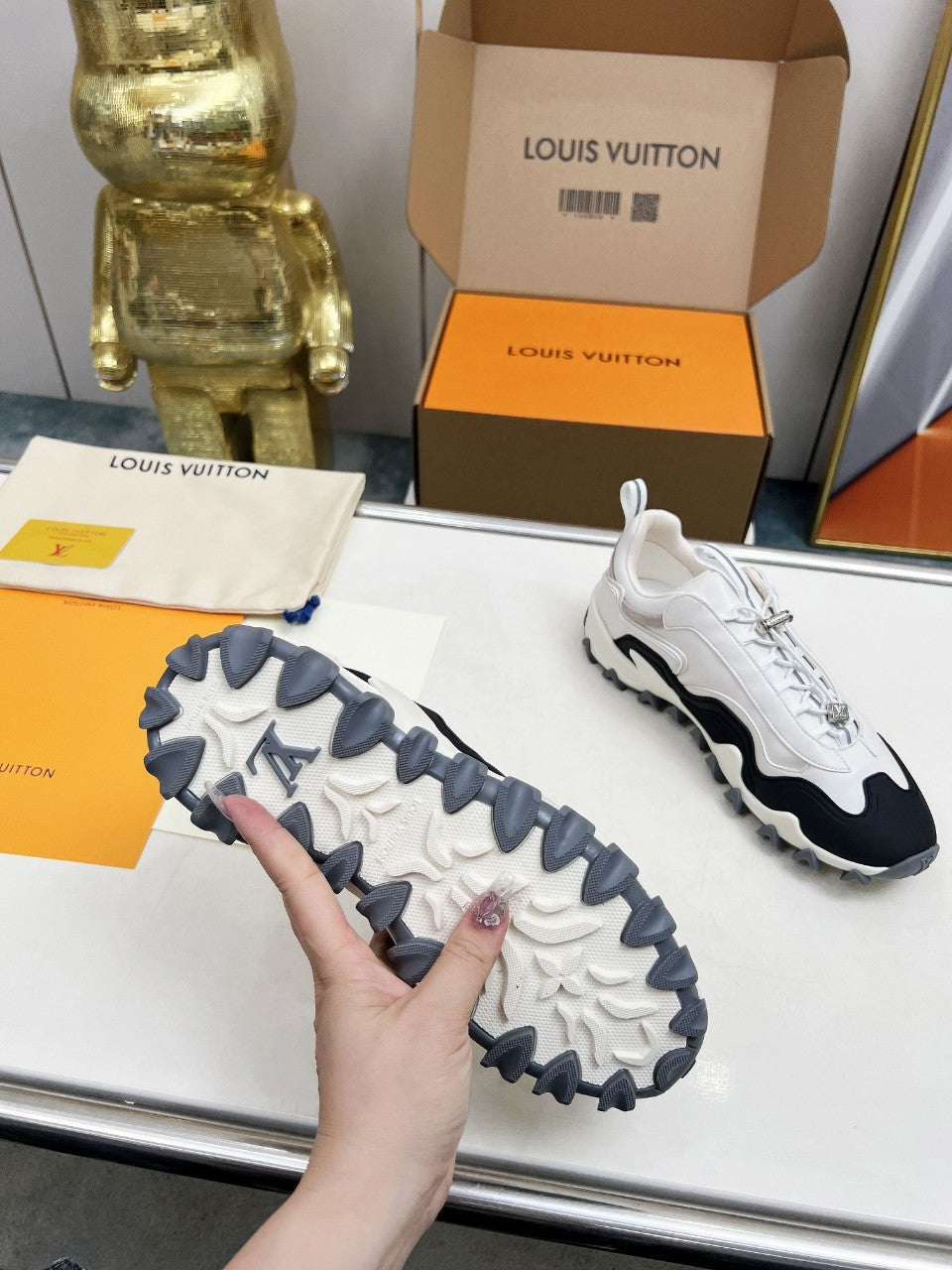 Z2Q105E284 Popular high-quality Shoes