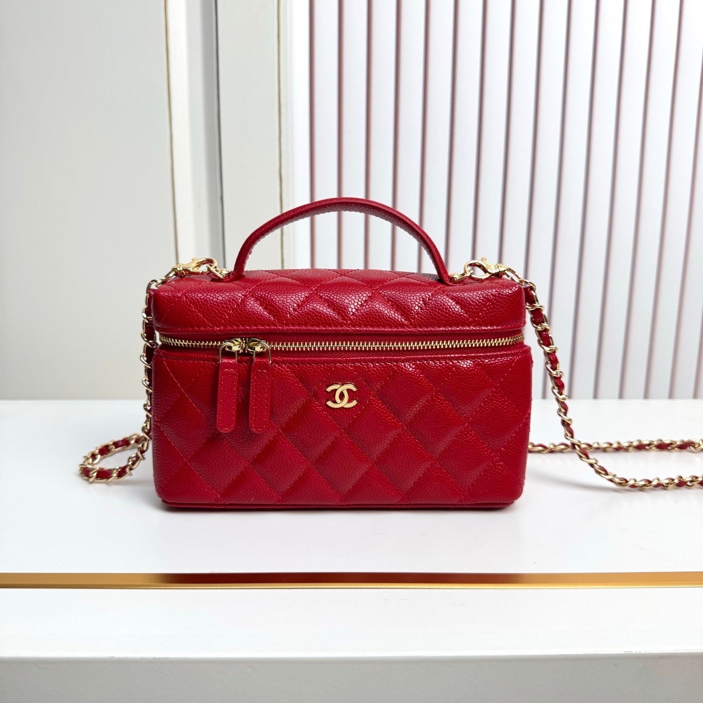 B1X66C19  Popular leather bag